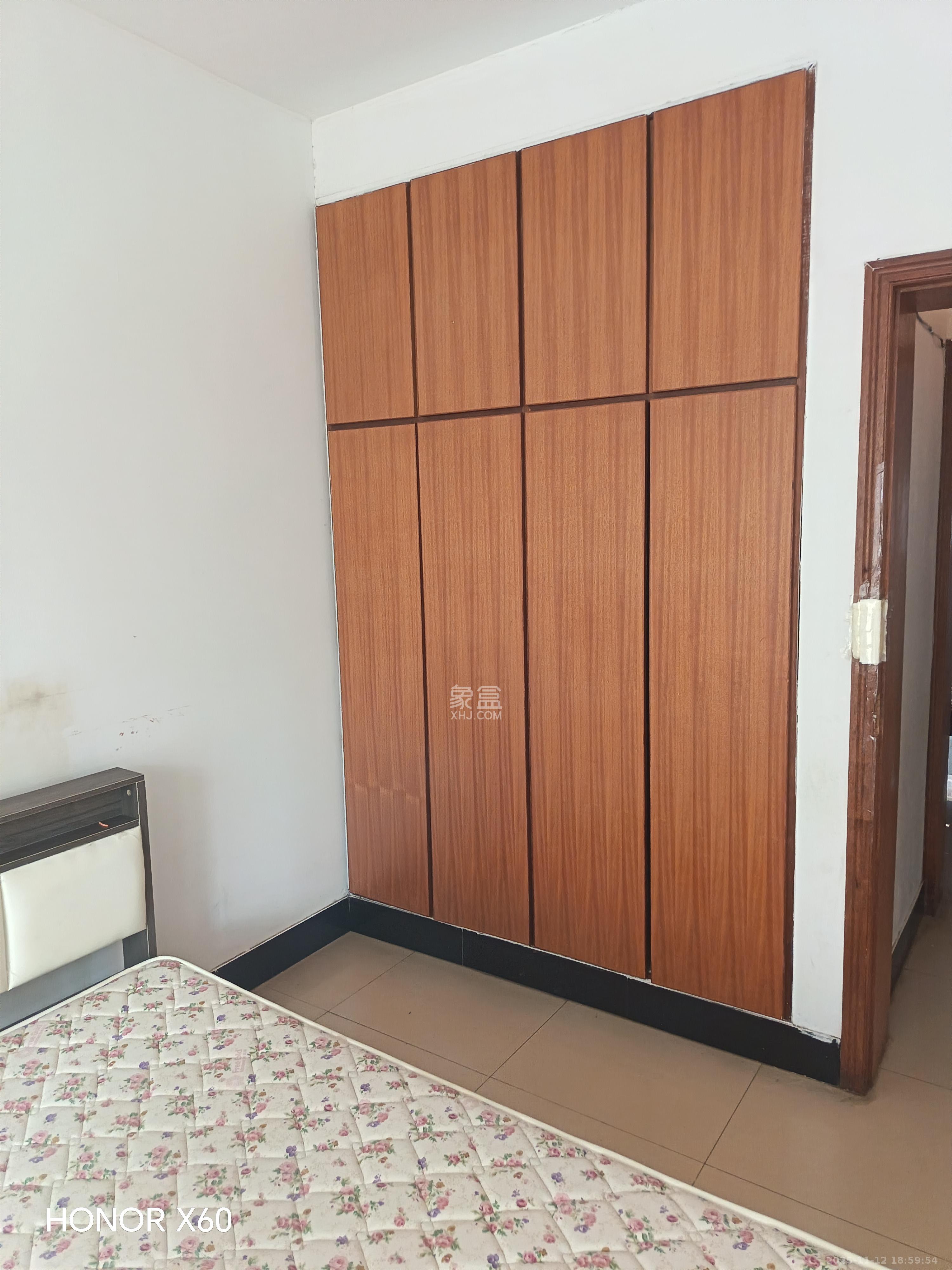 红星农博住宅小区(佳英农博小区) 1室0厅0卫 1500.0元/月 红星农博住宅小区(佳英农博小区) 1室0厅0卫 1500.0元/月室内图