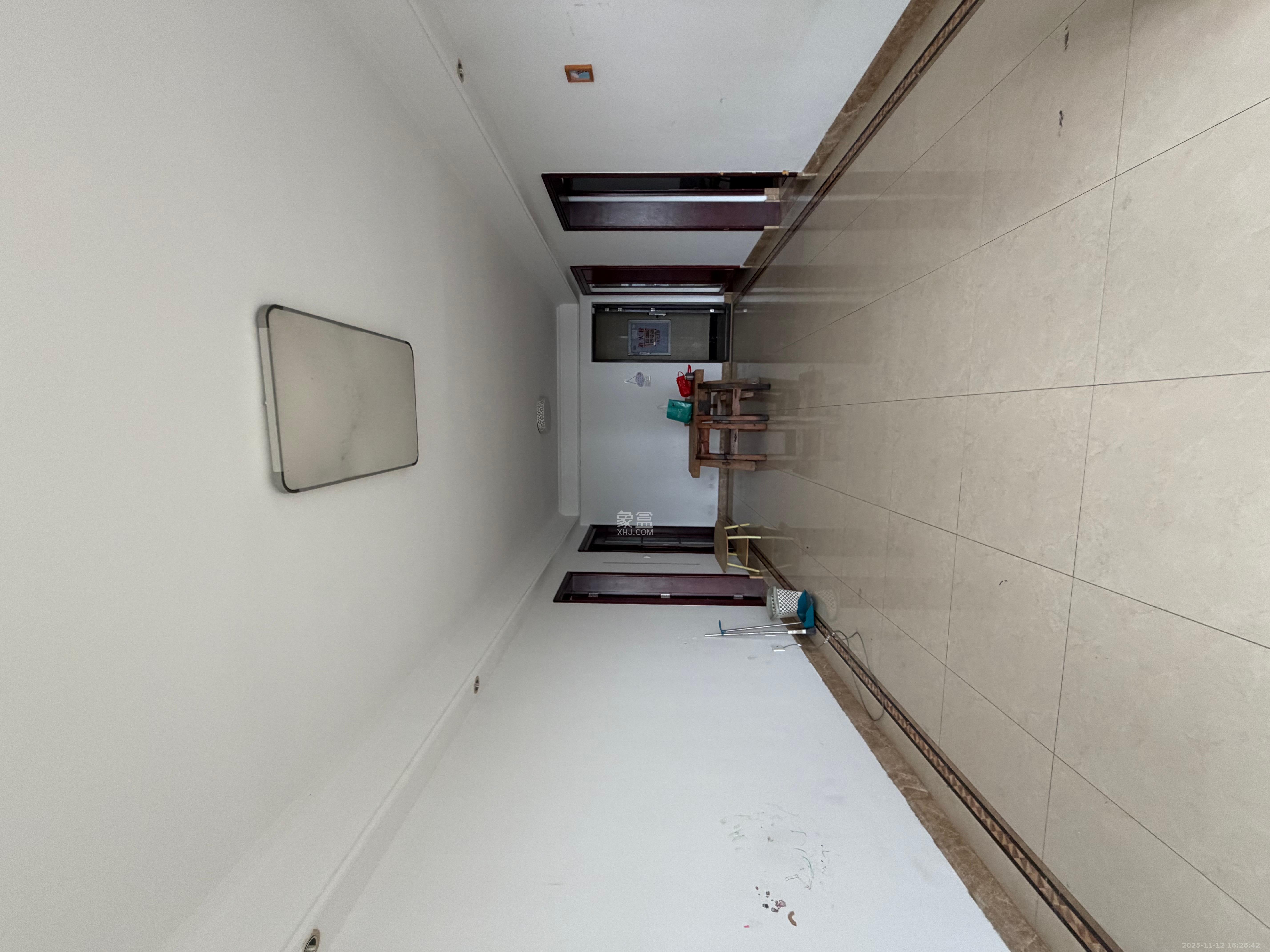 中海国际一期  3室2厅2卫    1800.0元/月室内图