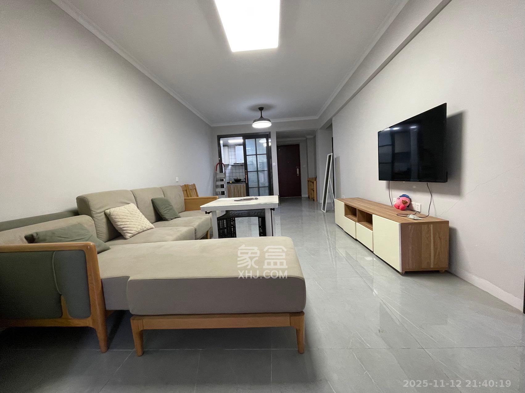 建发中央悦府  3室2厅2卫    3200.0元/月