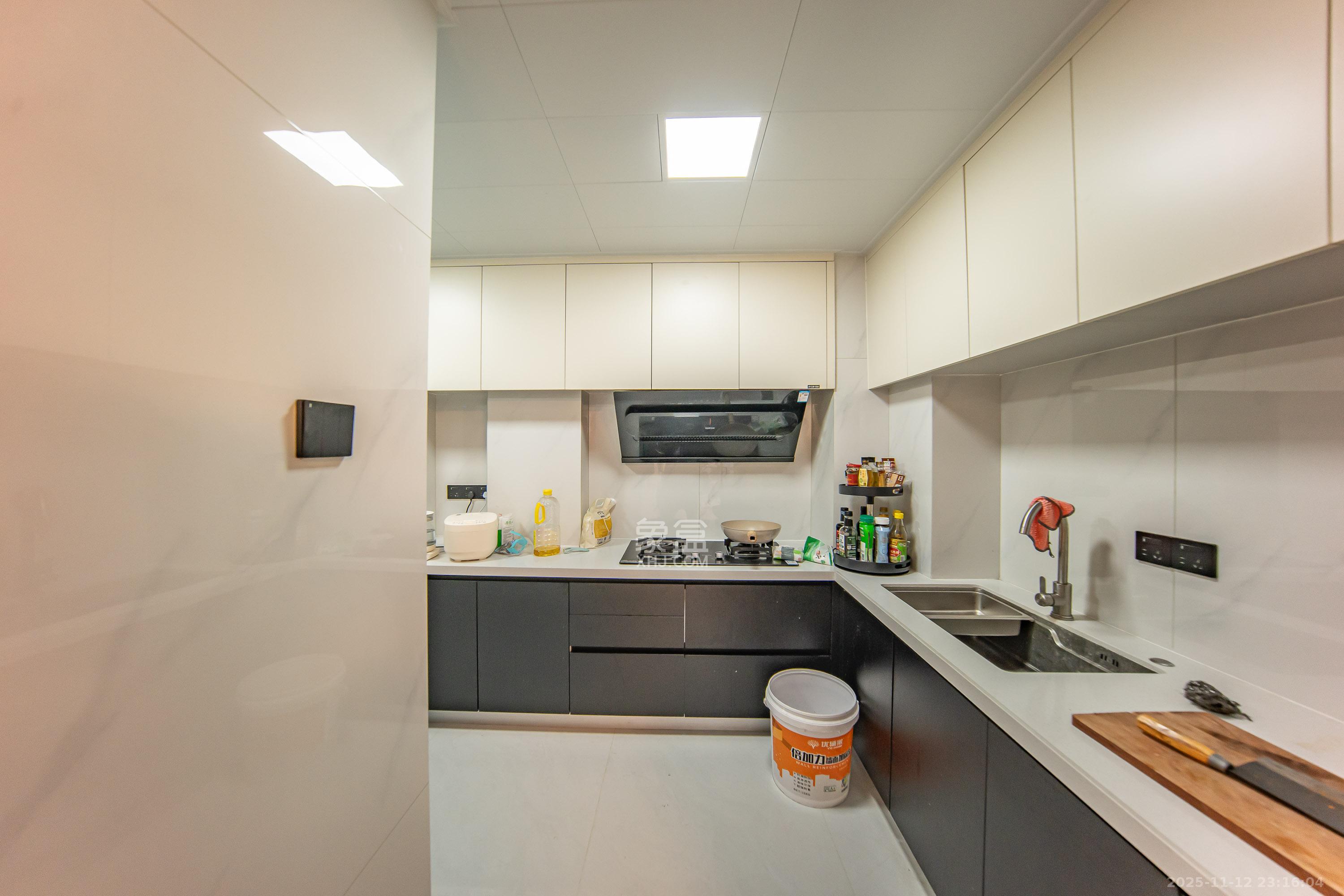 学士翰林苑 1室0厅0卫 55.0万 学士翰林苑 1室0厅0卫 55.0万厨房