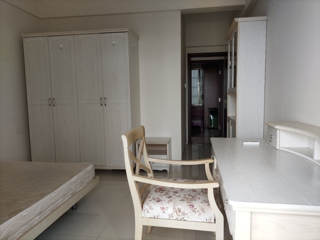 金鹿公寓 4室2厅2卫 159.0万 金鹿公寓 4室2厅2卫 159.0万客厅