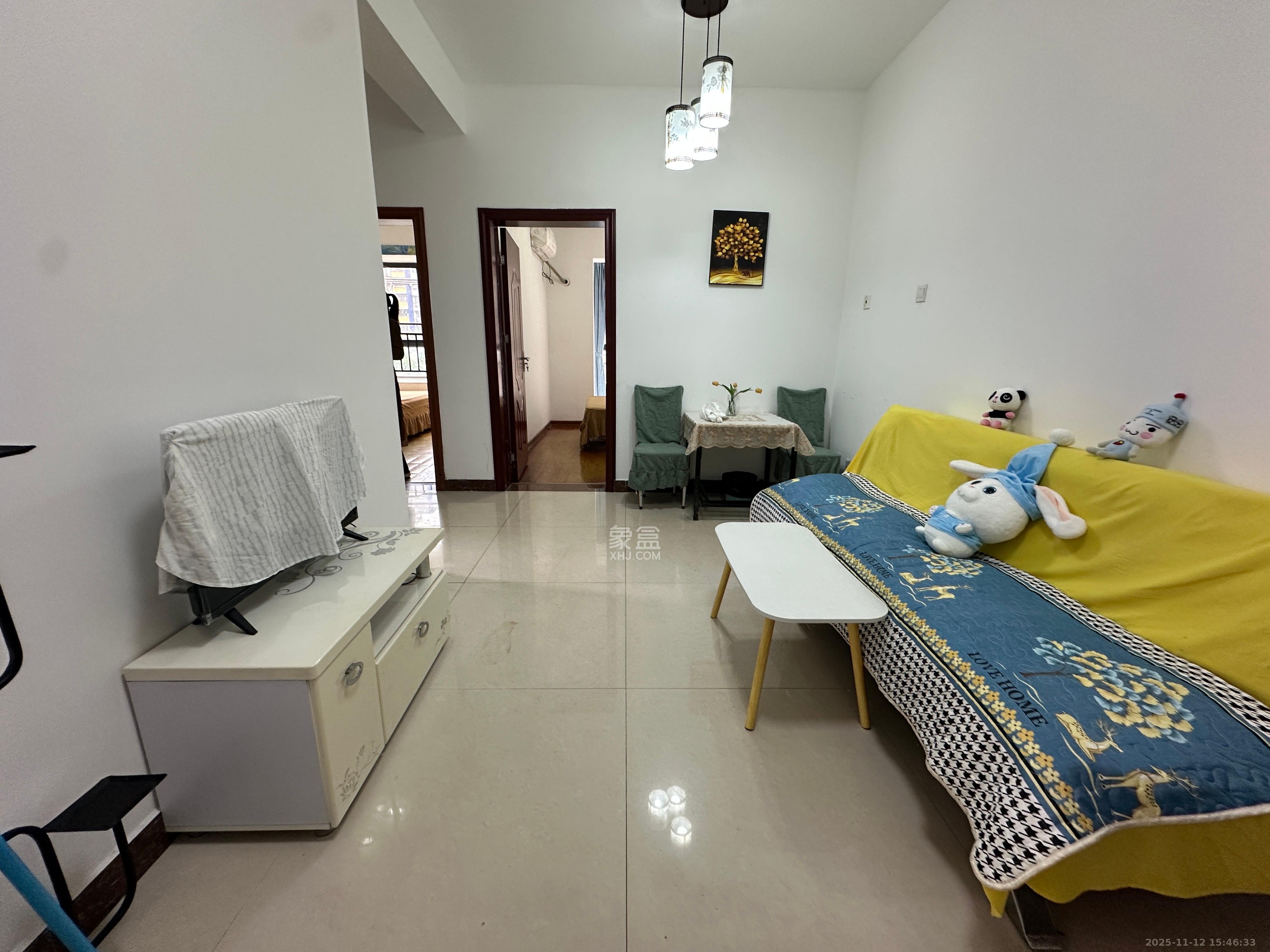 翡翠华庭  2室2厅1卫    1900.0元/月