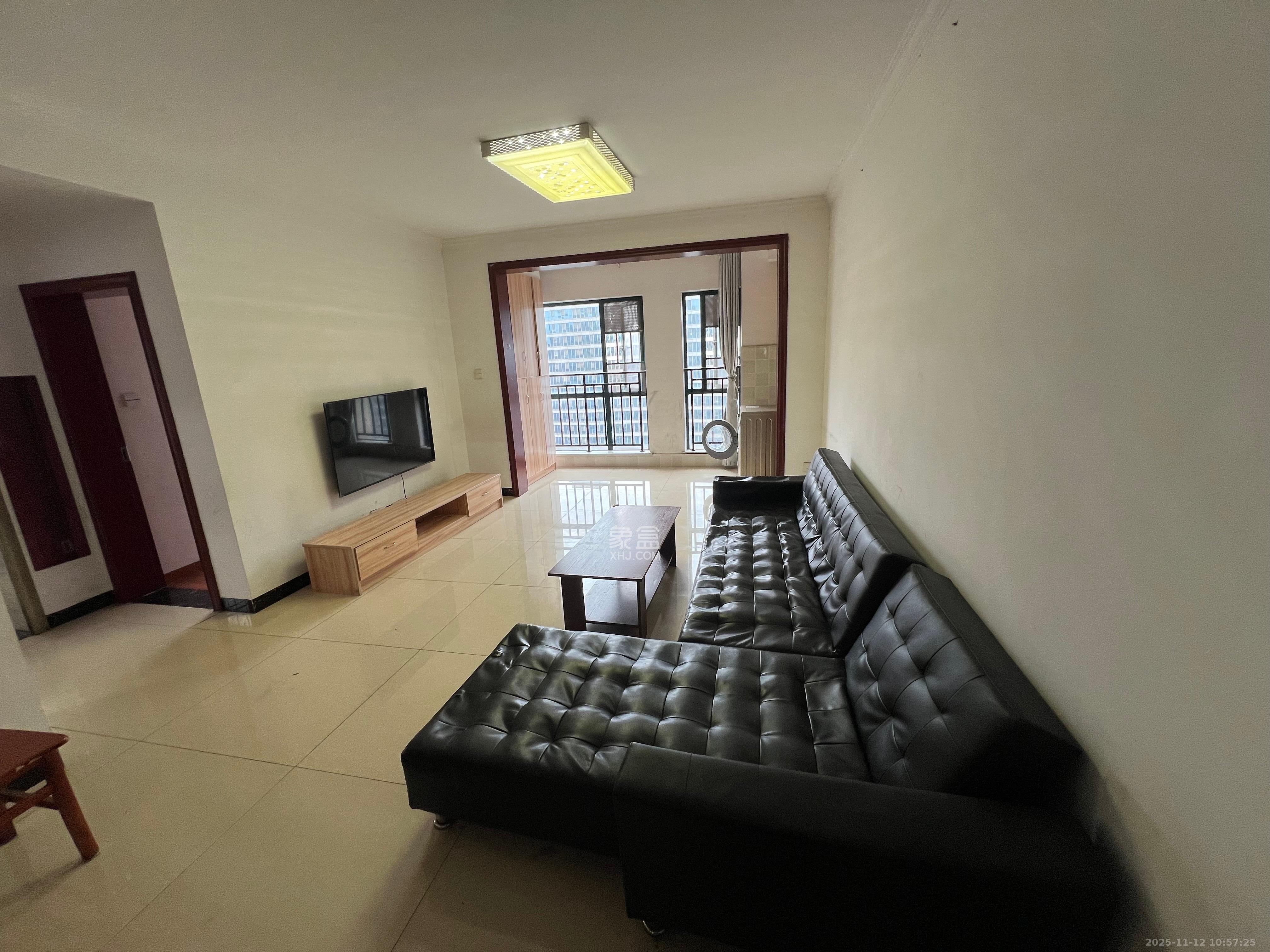 岳北和苑  2室2厅1卫    2500.0元/月