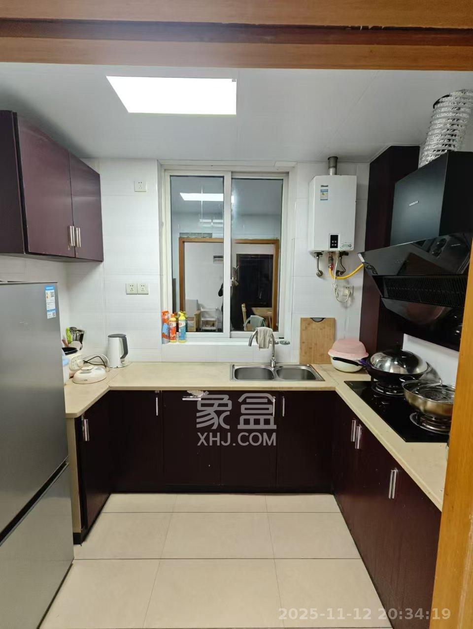 巧克力空间（建鸿达现代大厦）  1室1厅1卫    1700.0元/月室内图