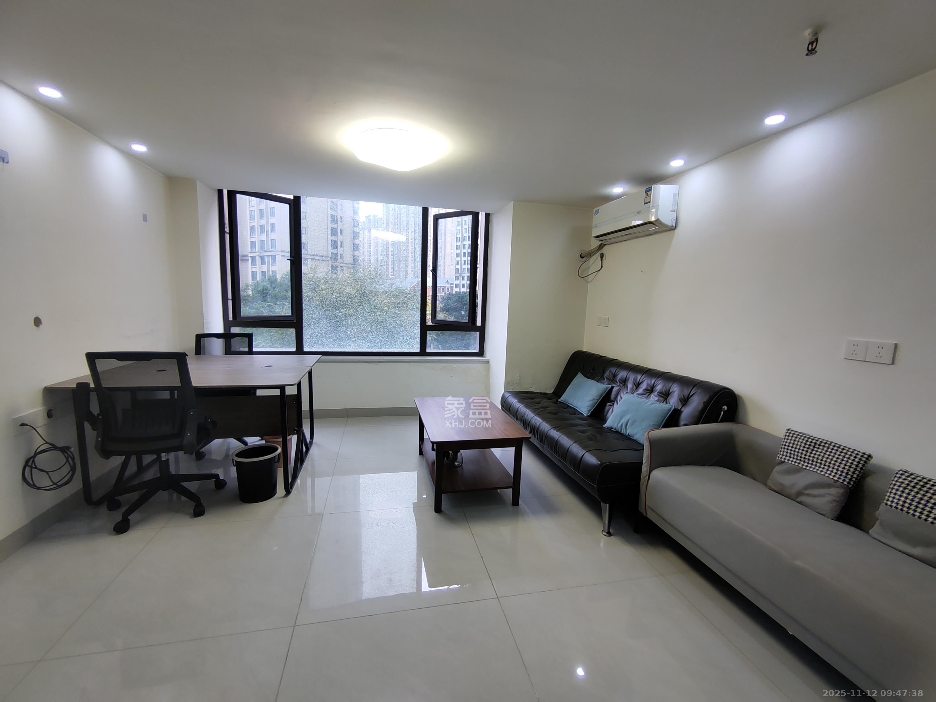 润和滨江府 2室2厅1卫 1700.0元/月 润和滨江府 2室2厅1卫 1700.0元/月室内图