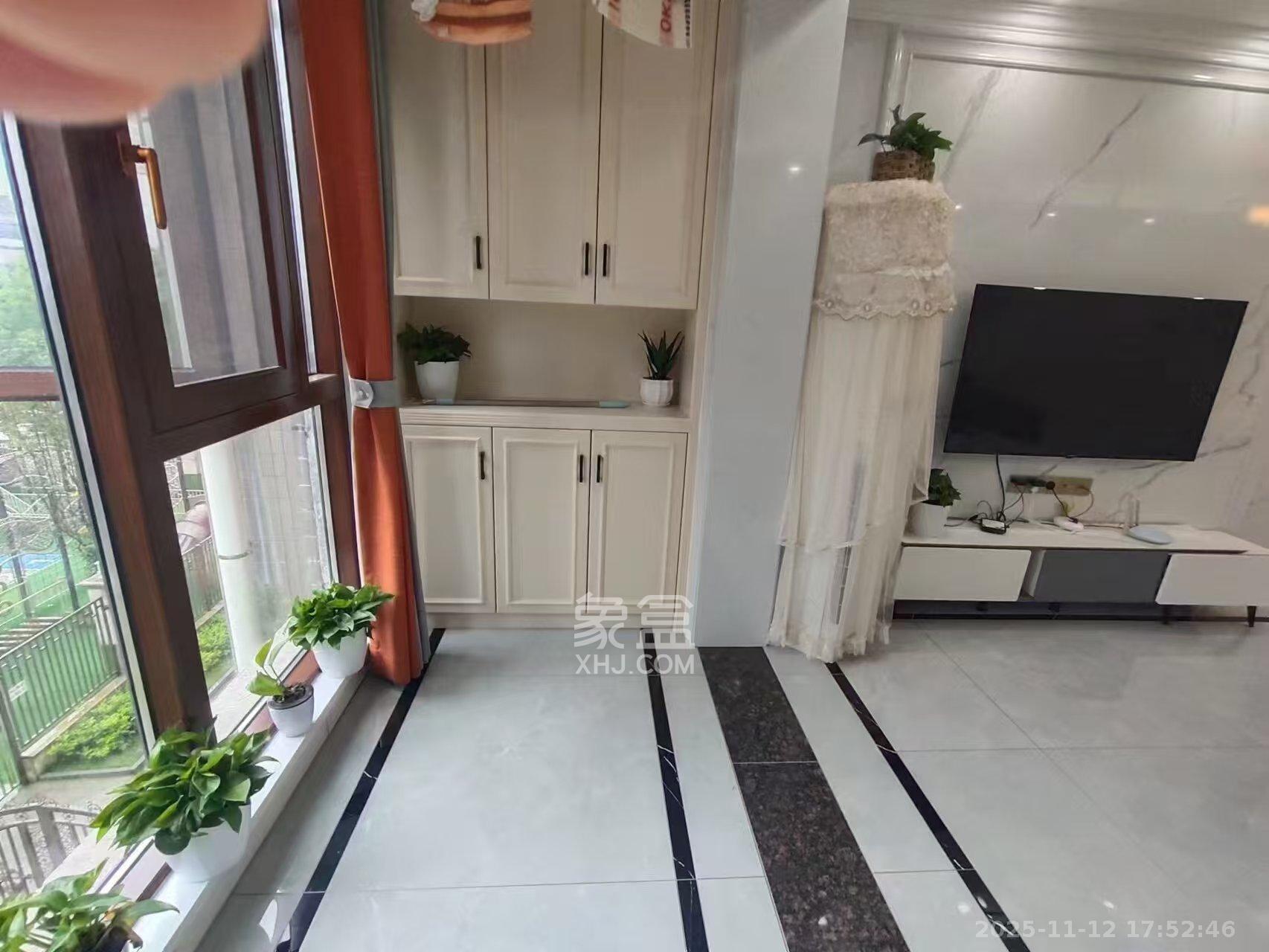 松雅湖壹号 3室2厅1卫 2600.0元/月 松雅湖壹号 3室2厅1卫 2600.0元/月室内图