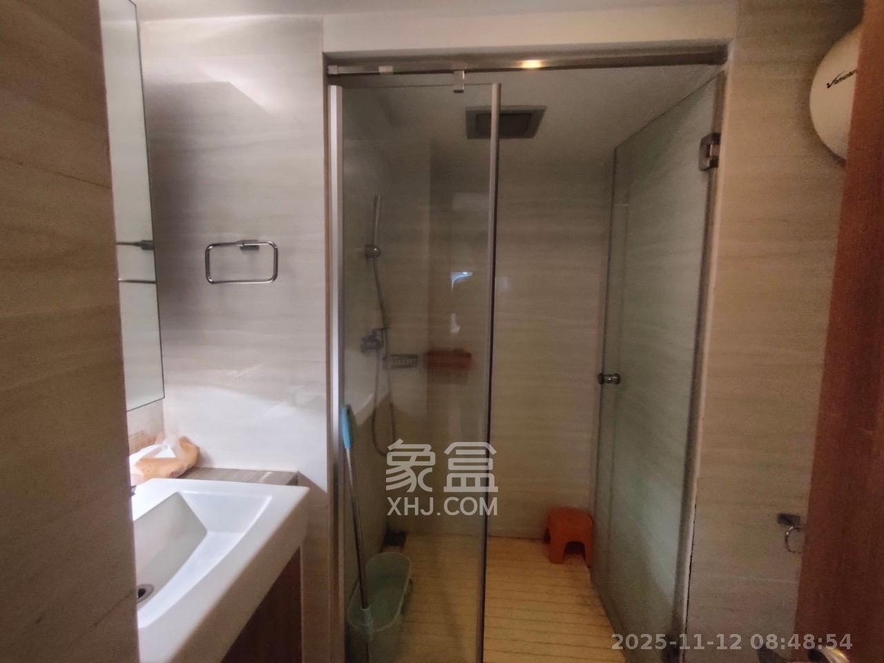 奥林匹克花园贡院三期  1室0厅1卫    1300.0元/月室内图1