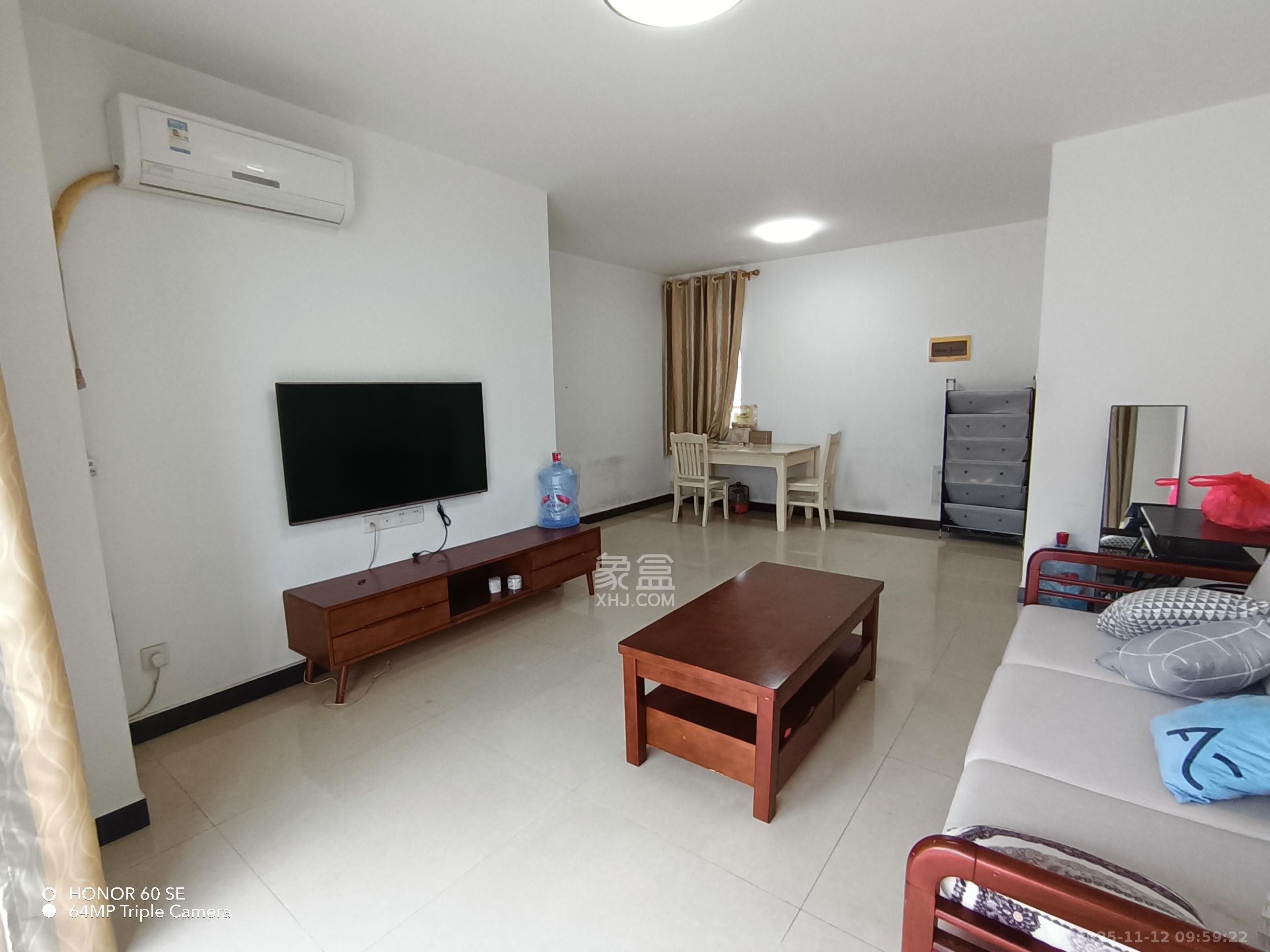 谷山乐园二期  3室2厅1卫    1900.0元/月室内图