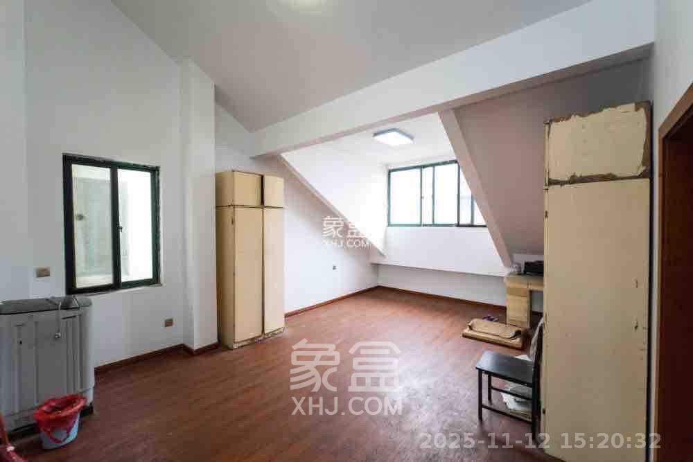 东方新城  4室2厅2卫    2200.0元/月室内图