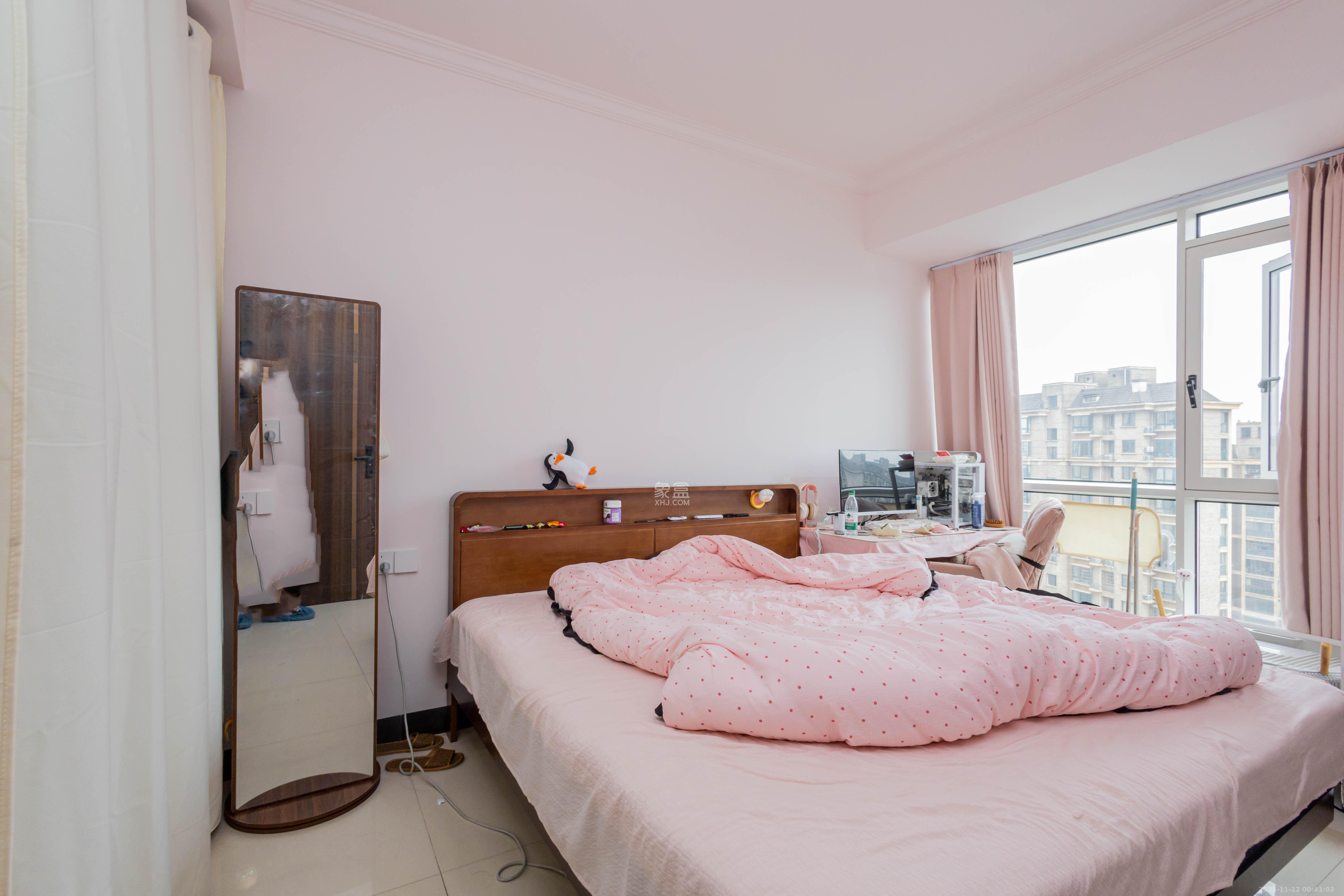 爵士湘  4室2厅1卫    68.0万卧室