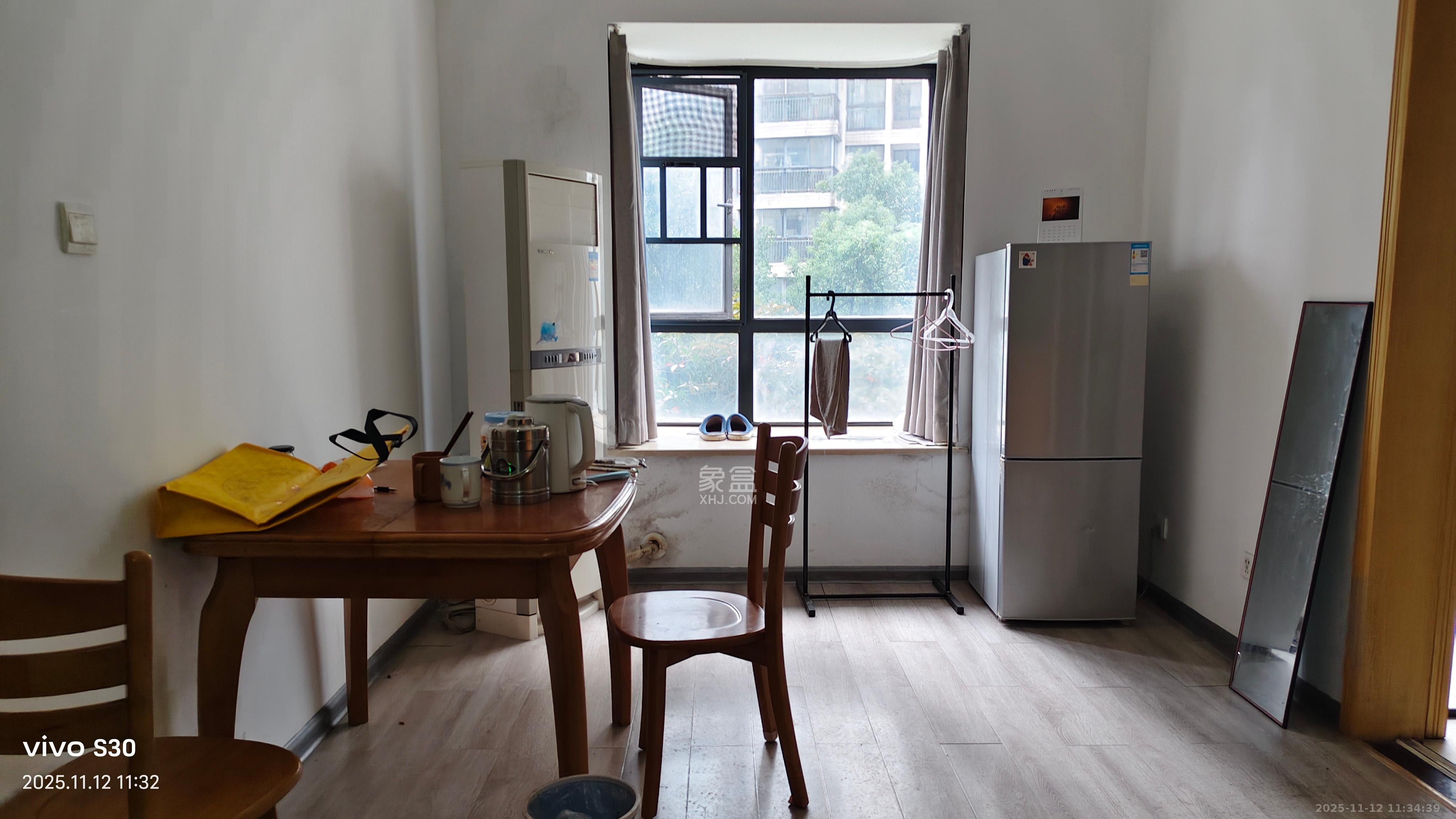 莱茵城  2室1厅1卫    1700.0元/月室内图