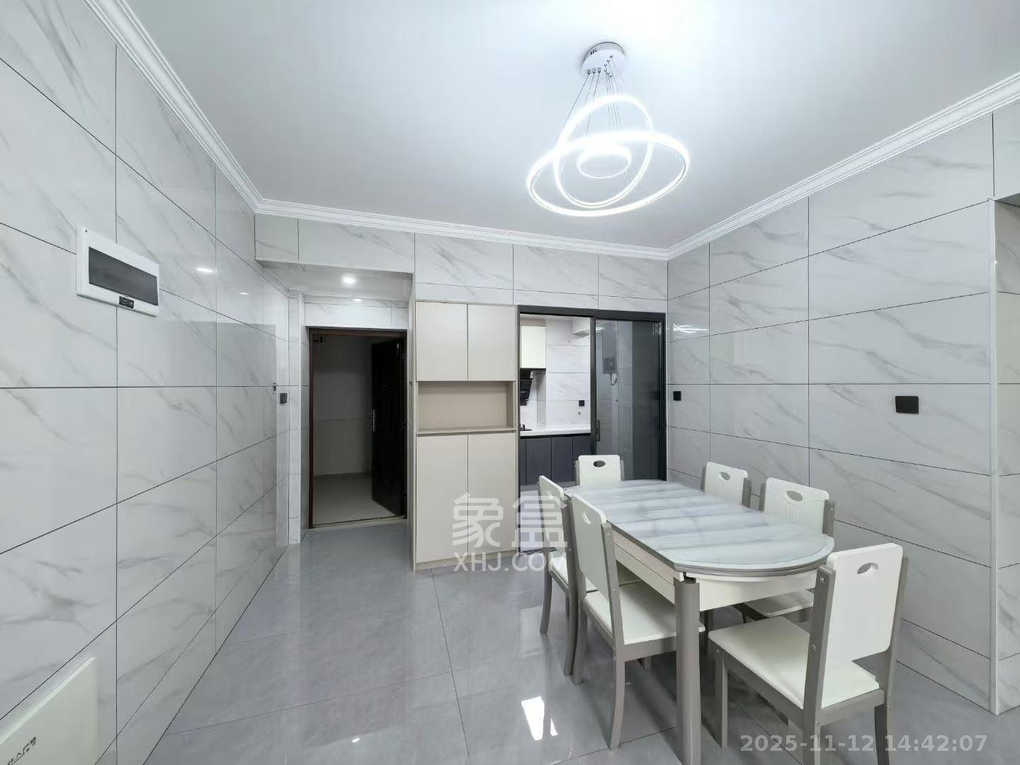 和润园三期  2室1厅1卫    2300.0元/月室内图