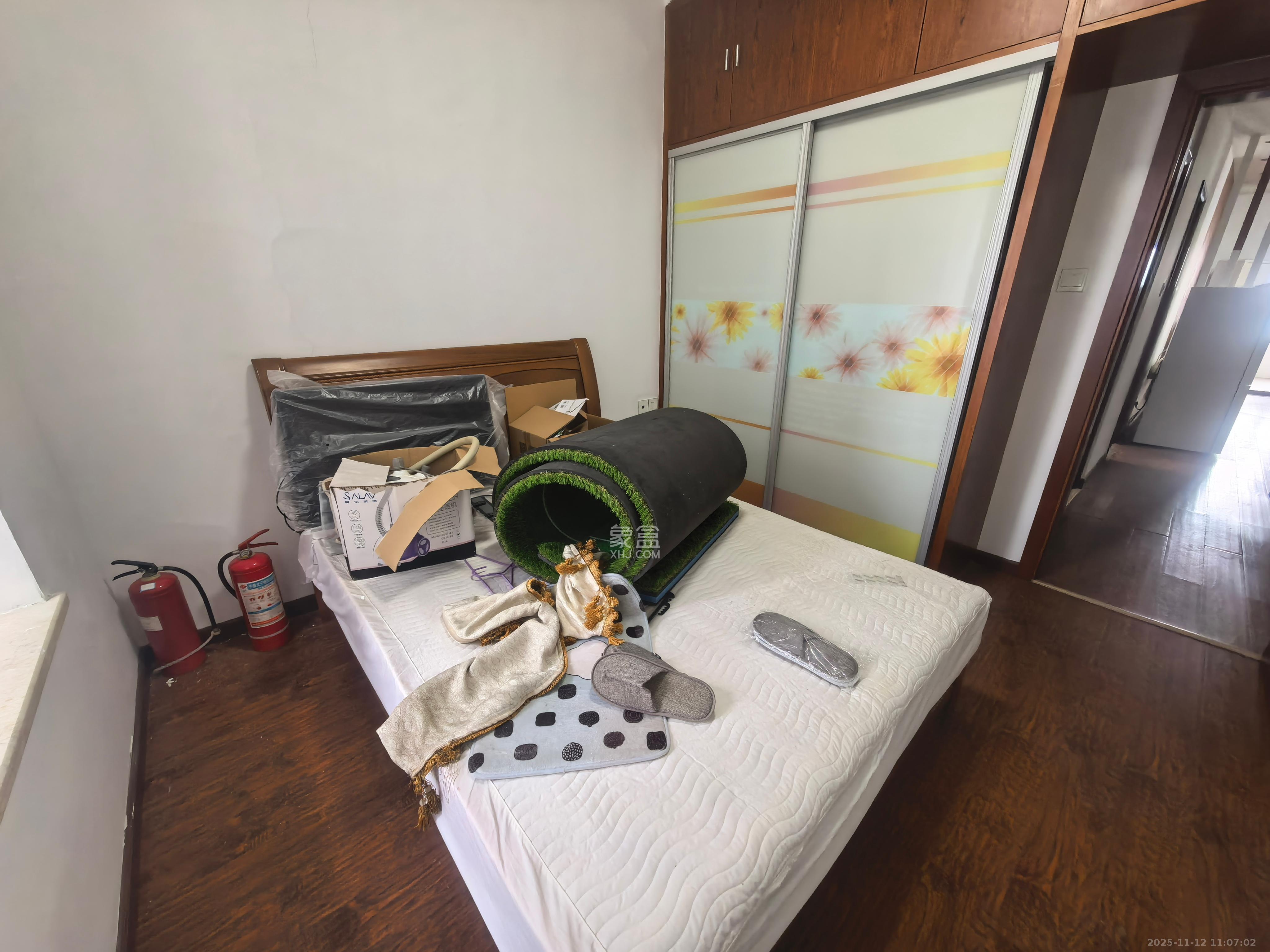 五一大道202(中环壹世界) 2室1厅1卫 3000.0元/月 五一大道202(中环壹世界) 2室1厅1卫 3000.0元/月室内图