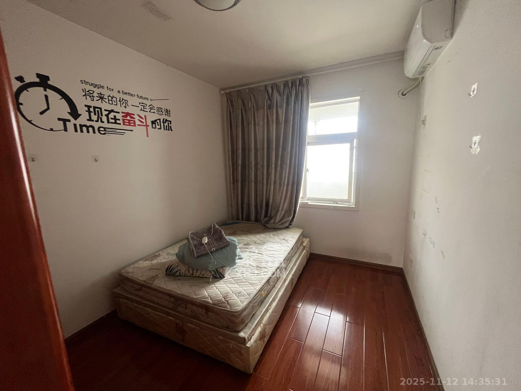 嘉盛华庭（一期、二期、三期）  3室2厅1卫    2700.0元/月室内图