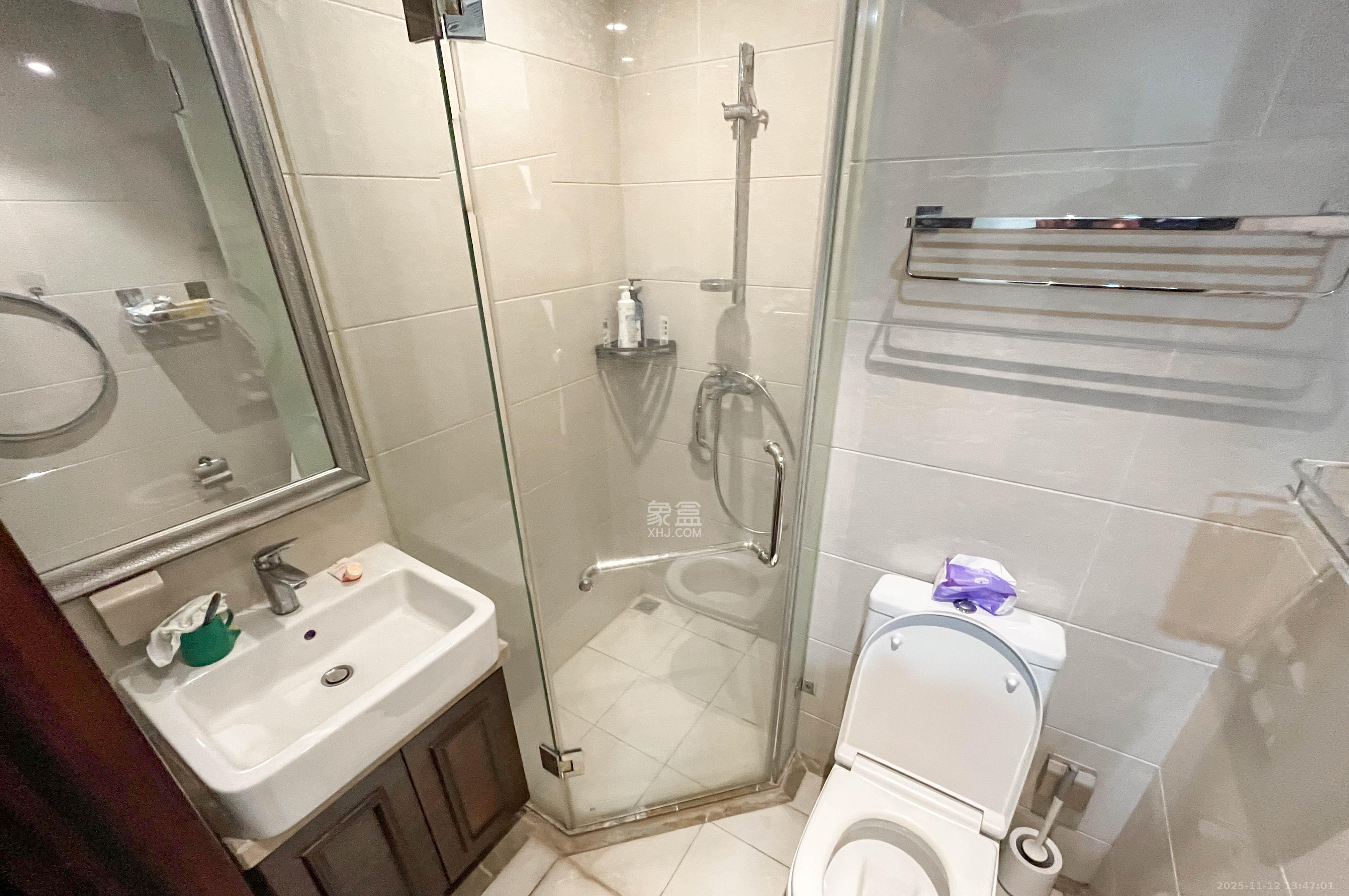 梅溪湖金茂府(金茂广场)(金茂览秀城) 1室2厅3卫 372.0万 梅溪湖金茂府(金茂广场)(金茂览秀城) 1室2厅3卫 372.0万卫生间