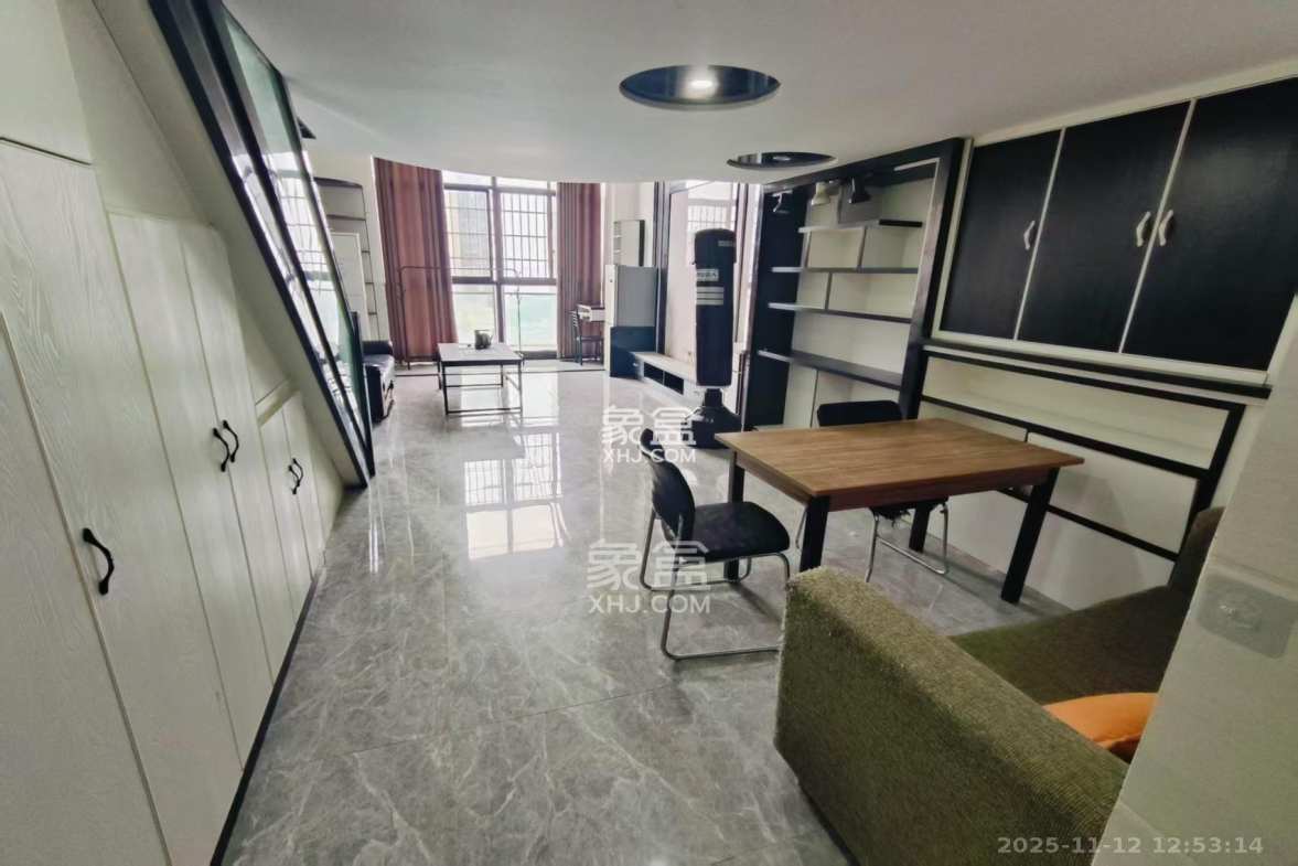 金科时代中心 1室1厅1卫 1500.0元/月 金科时代中心 1室1厅1卫 1500.0元/月室内图