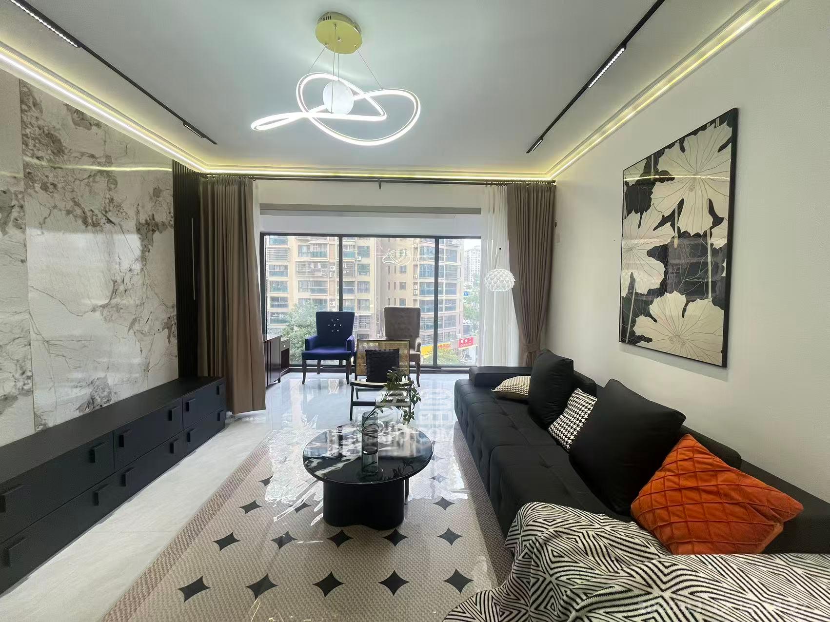 阿普阿布  4室2厅2卫    3400.0元/月