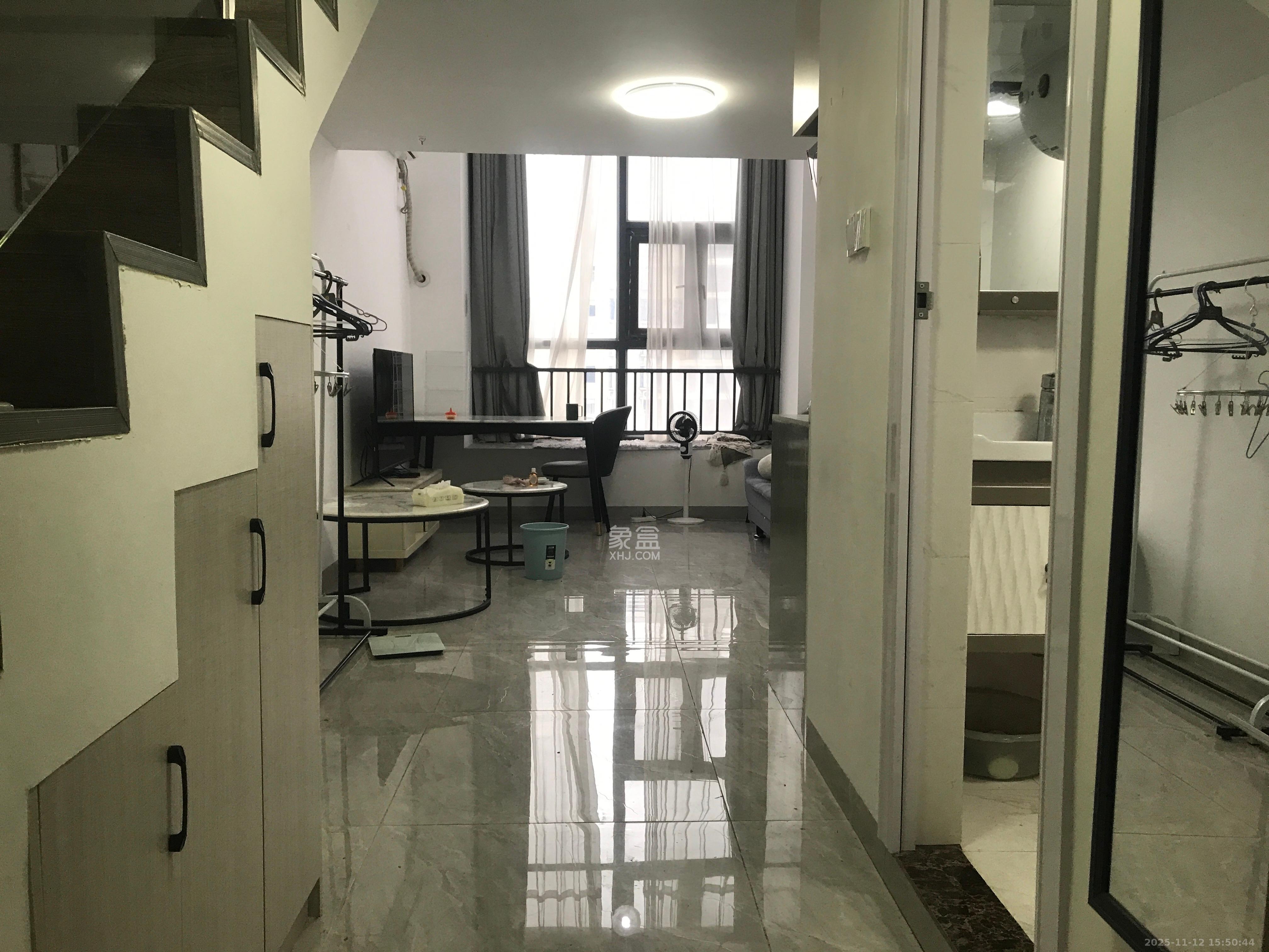 弘坤云寓  2室1厅1卫    2500.0元/月