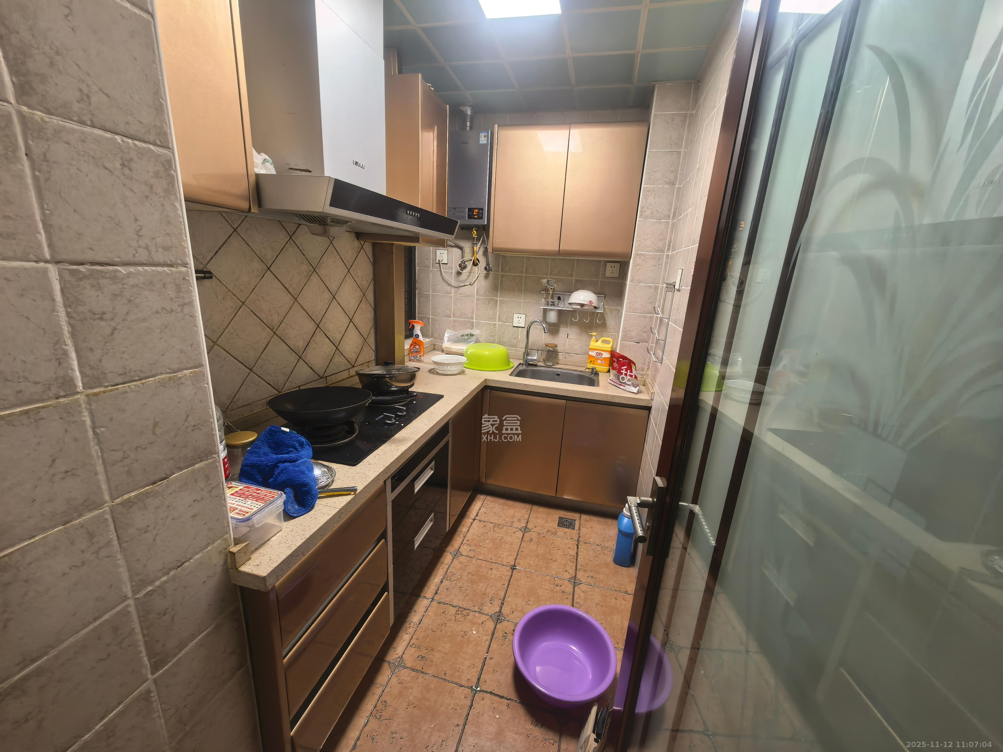 五一大道202(中环壹世界) 2室1厅1卫 3000.0元/月 五一大道202(中环壹世界) 2室1厅1卫 3000.0元/月室内图