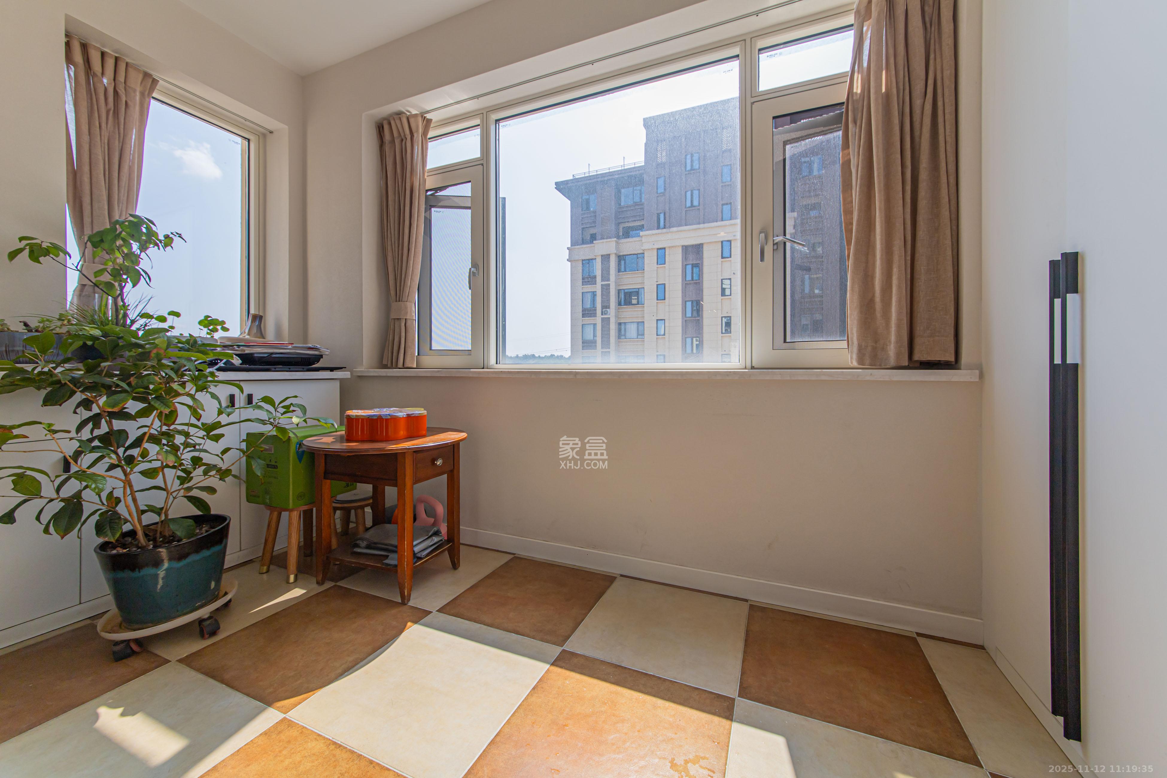 和泓融成府  3室2厅2卫    3200.0元/月室内图