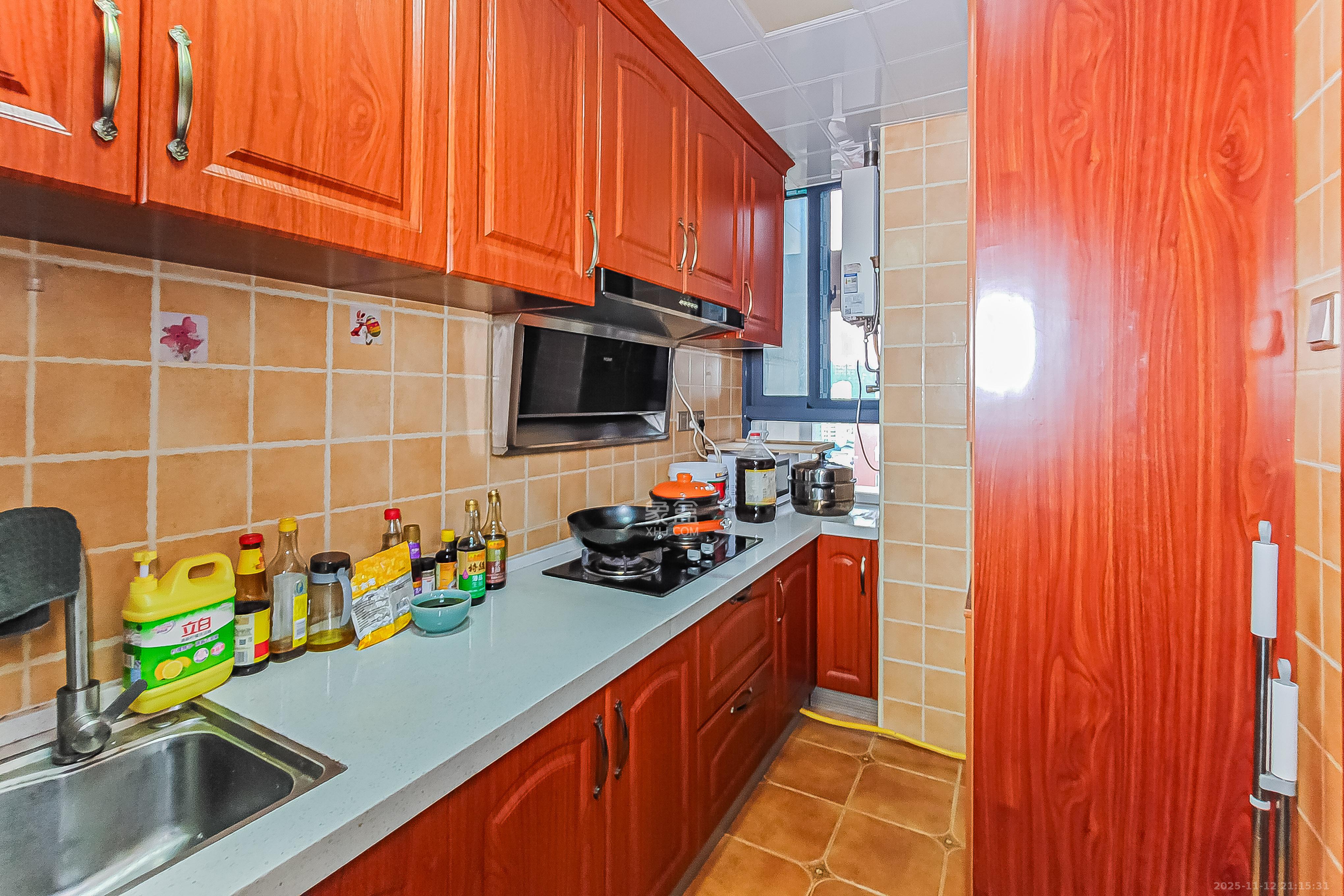 阳光锦城 2室1厅1卫 115.0万 阳光锦城 2室1厅1卫 115.0万厨房