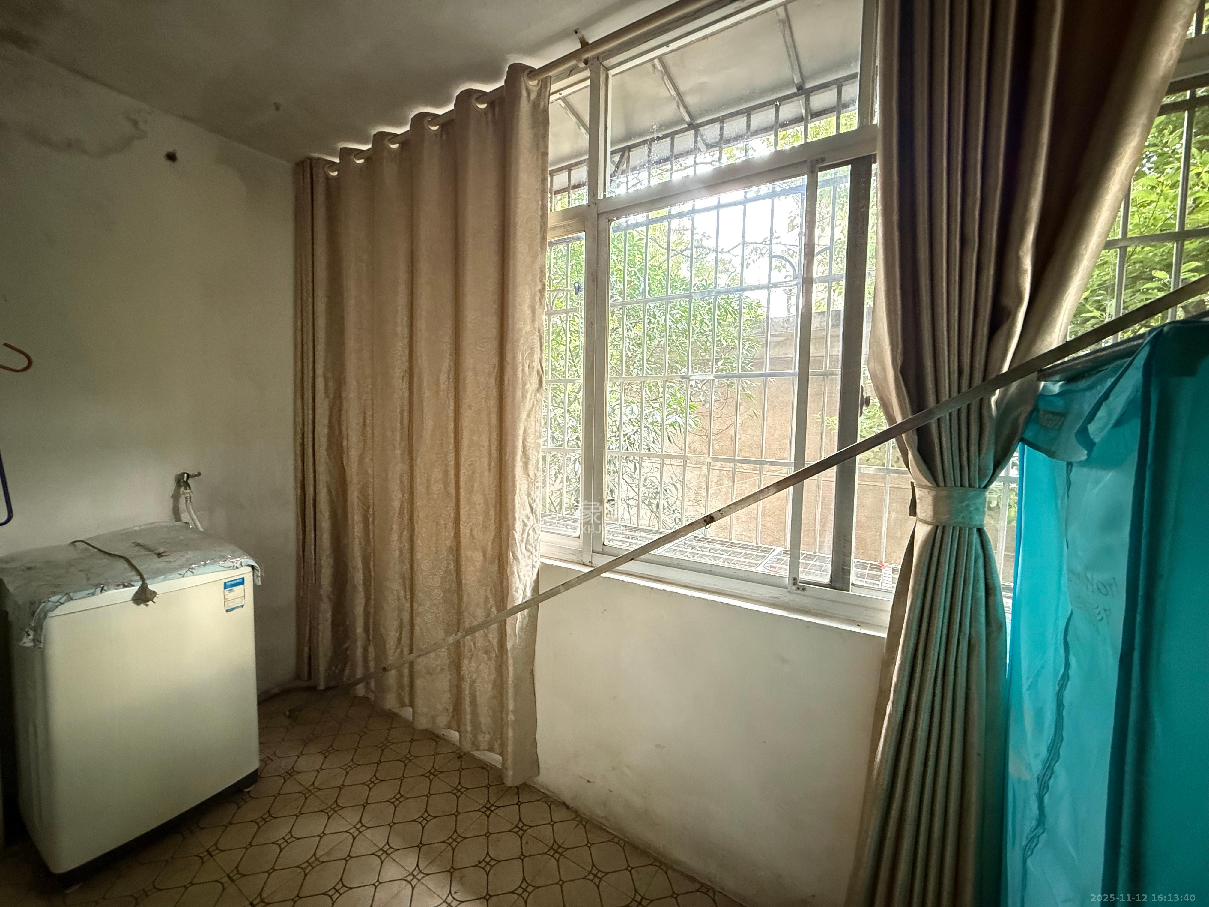 国庆新村  2室1厅1卫    1600.0元/月室内图