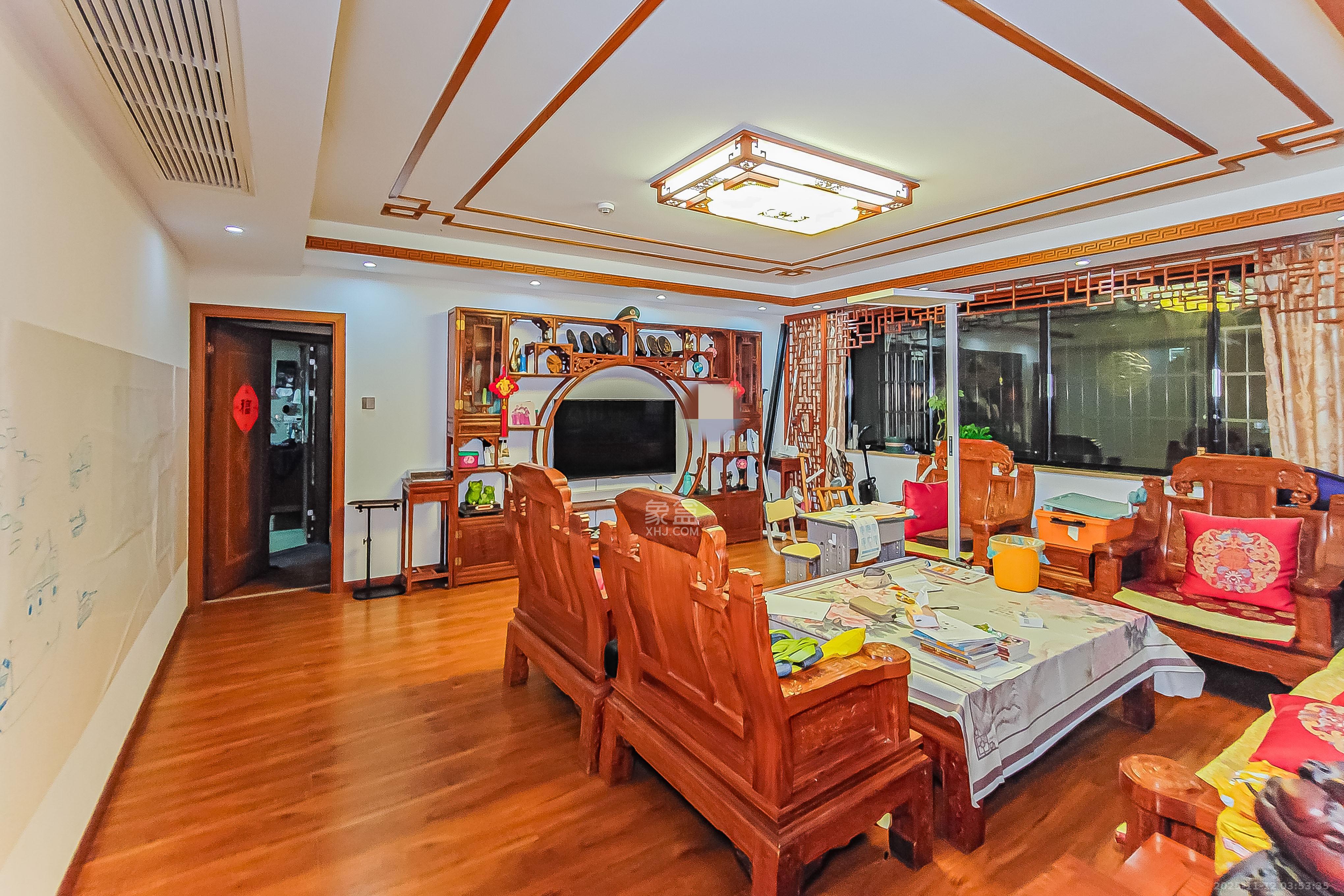 鸿园小区  5室2厅2卫    184.0万