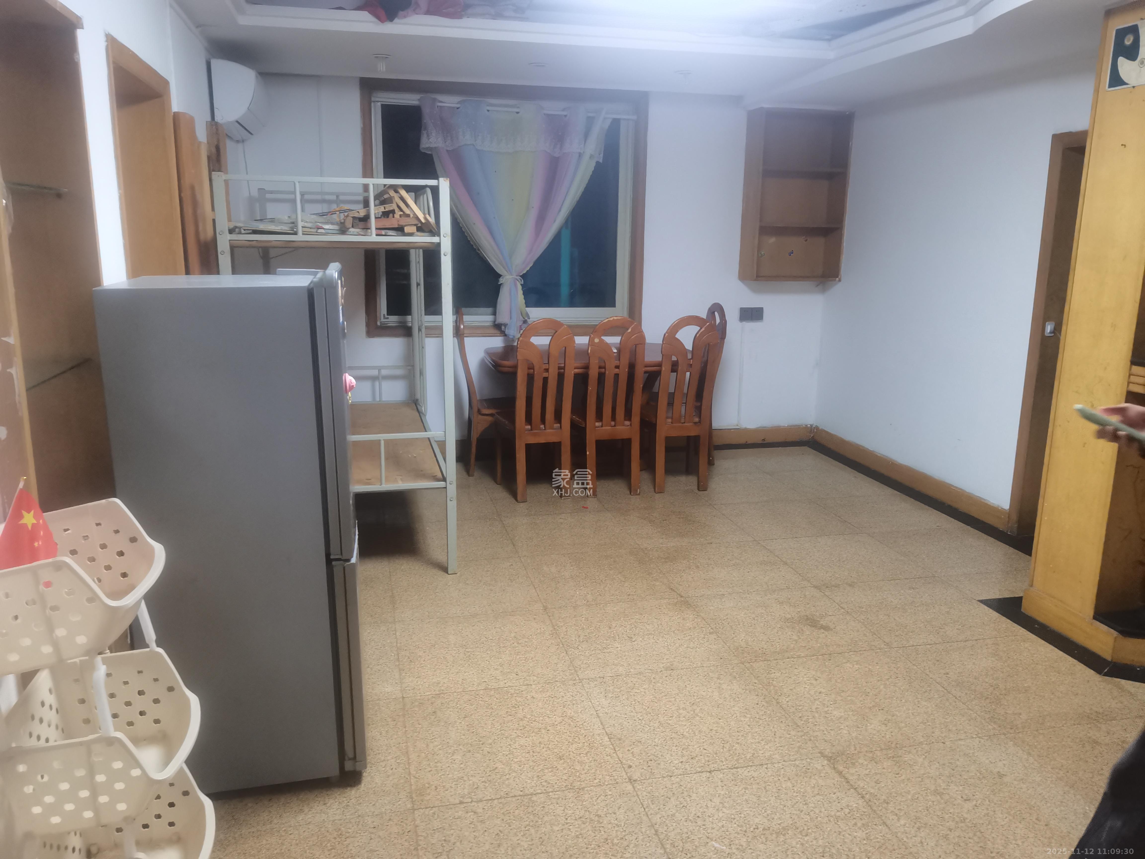 活元桥散盘  4室2厅1卫    2000.0元/月