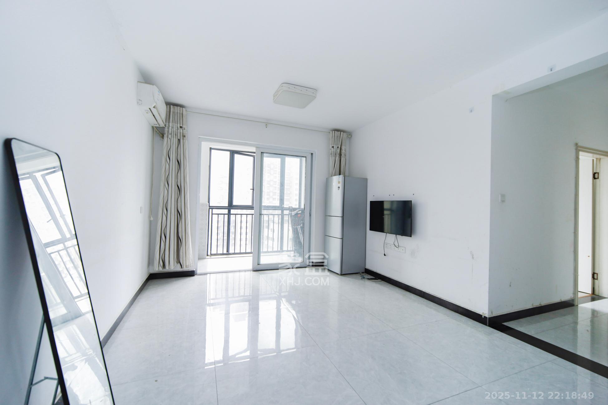 蓝光幸福满庭  3室2厅1卫    68.0万客厅