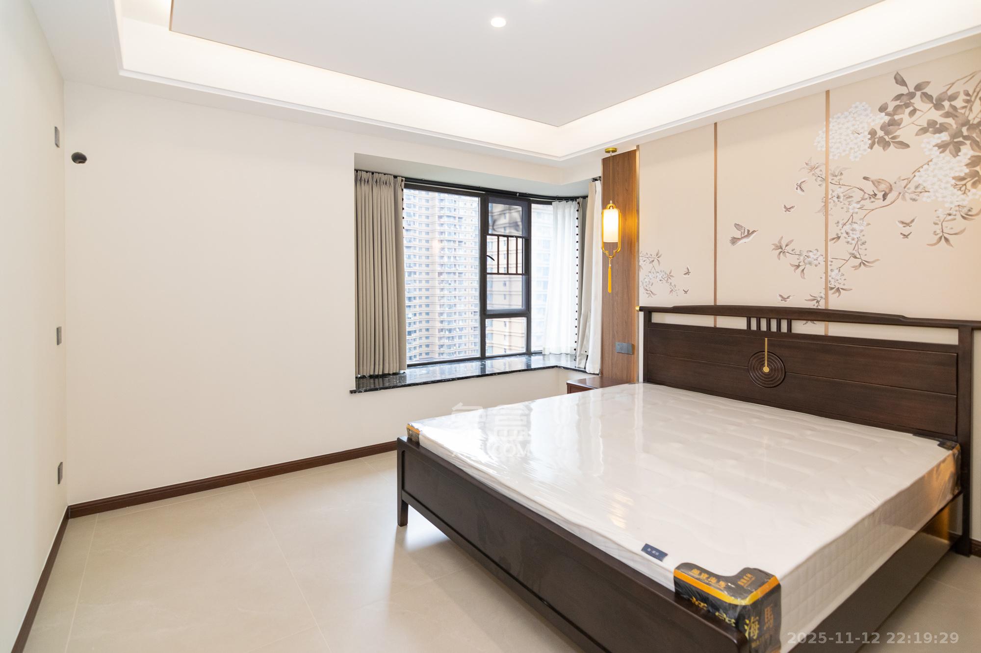 润和长郡(润和紫郡二三期) 5室2厅2卫 129.0万 润和长郡(润和紫郡二三期) 5室2厅2卫 129.0万卧室