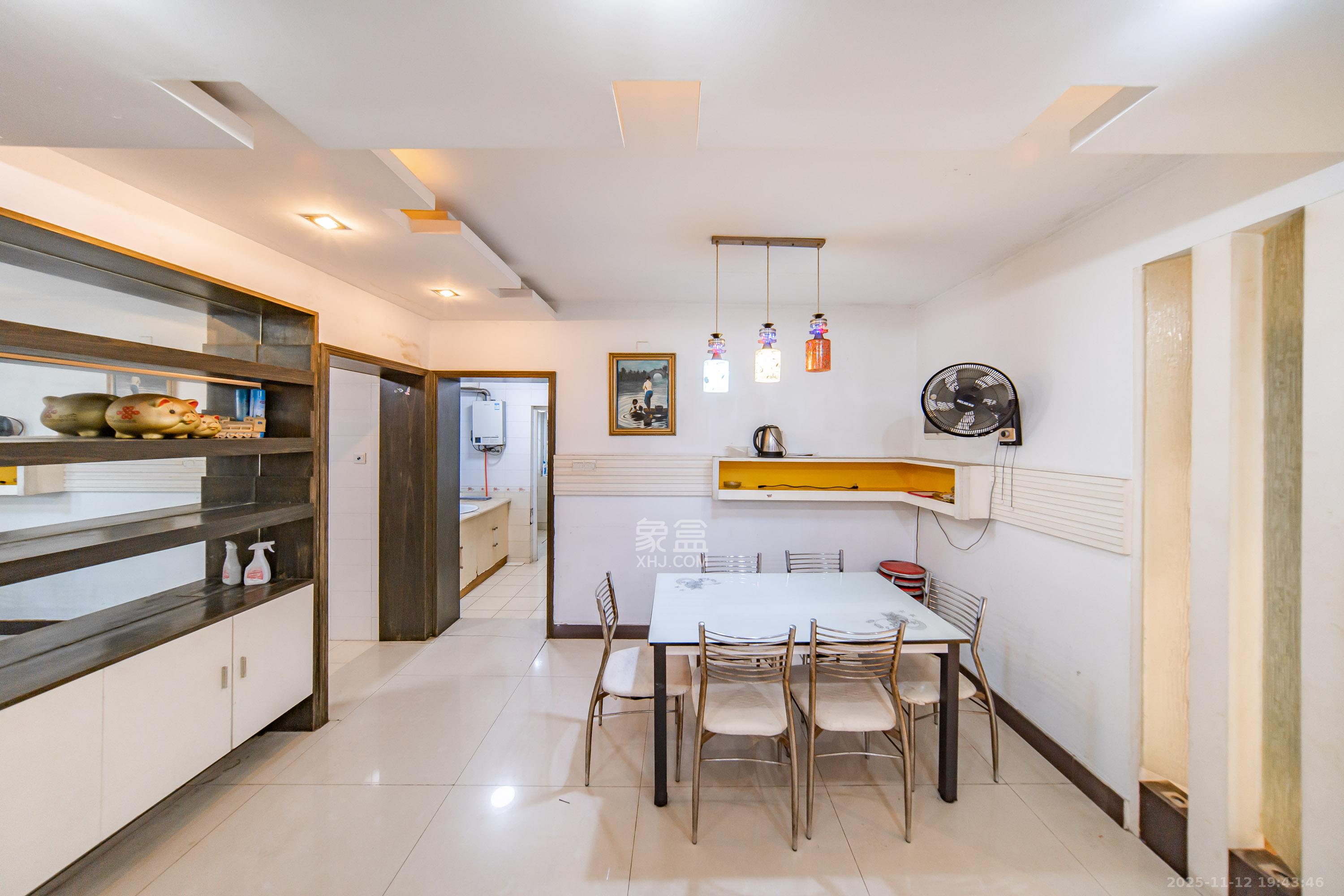 四方小区  2室2厅1卫    62.0万其他