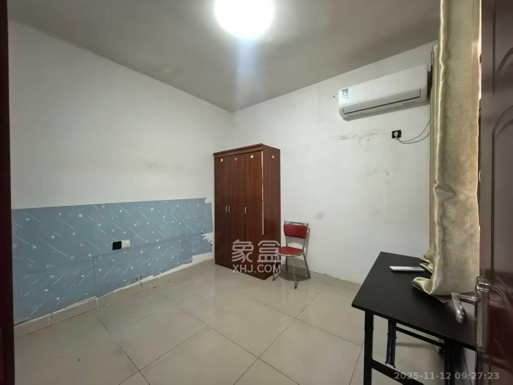 鑫远湘府华城  1室2厅1卫    1800.0元/月室内图