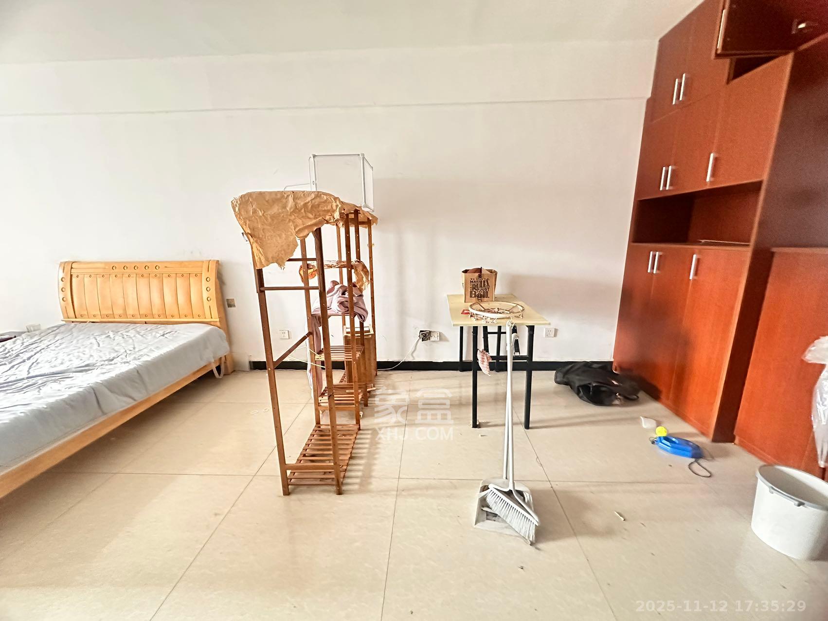 锦泰东环国际 1室1厅1卫 1500.0元/月 锦泰东环国际 1室1厅1卫 1500.0元/月室内图