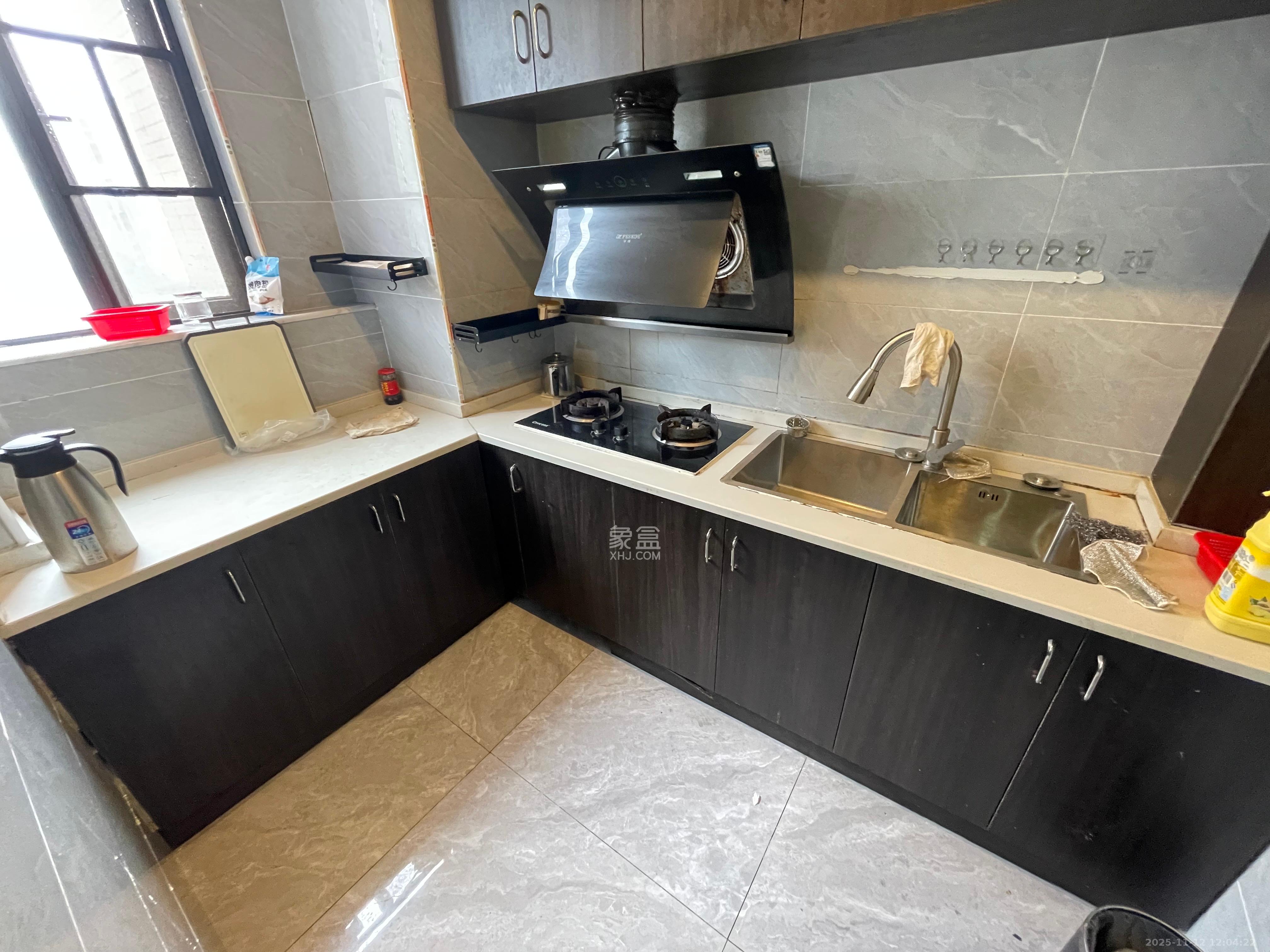 西子湖畔沃府   130.0㎡      4600.0元/月室内图