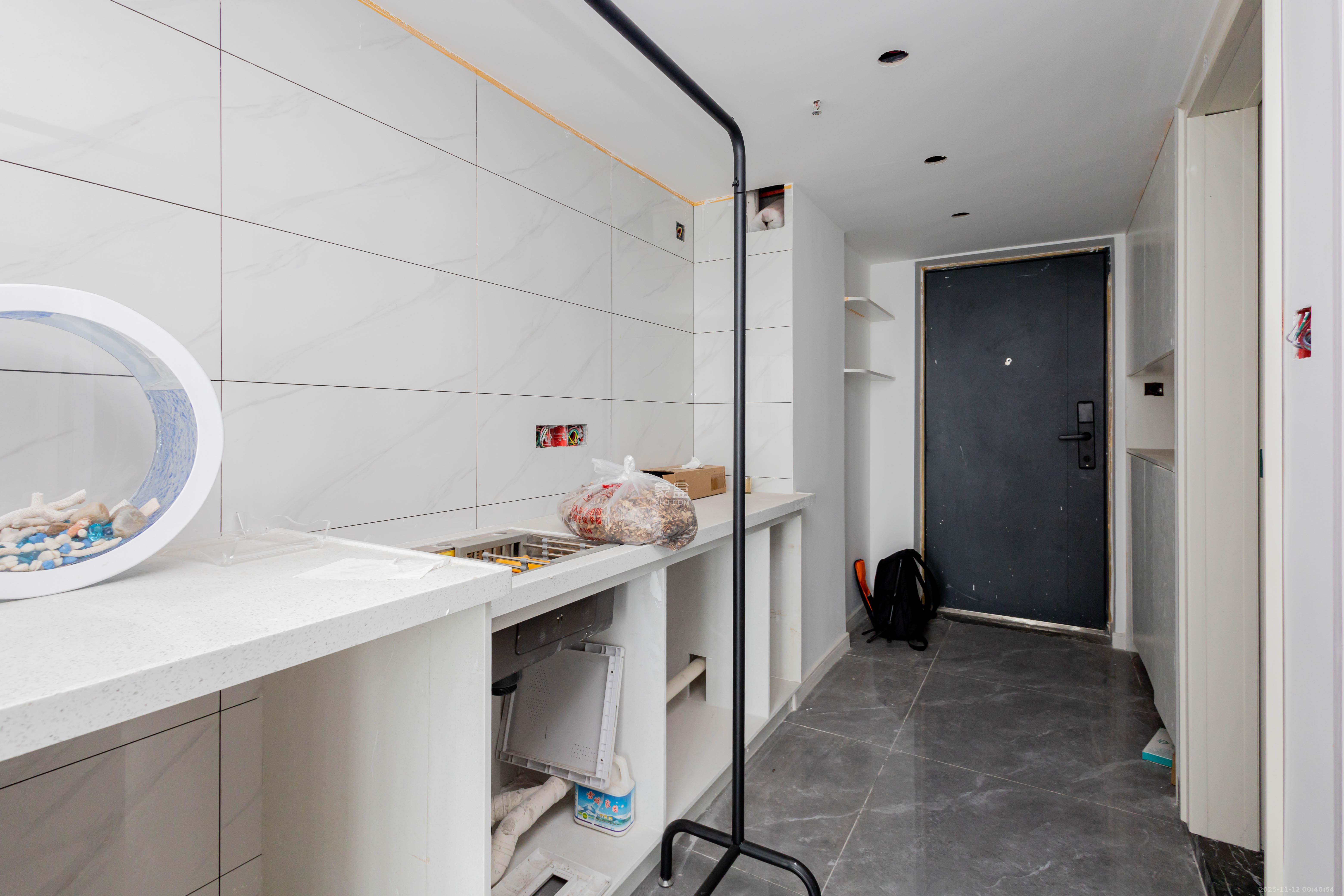 芙蓉万国城MOMA（卓越汇富苑）  2室1厅1卫    30.0万厨房