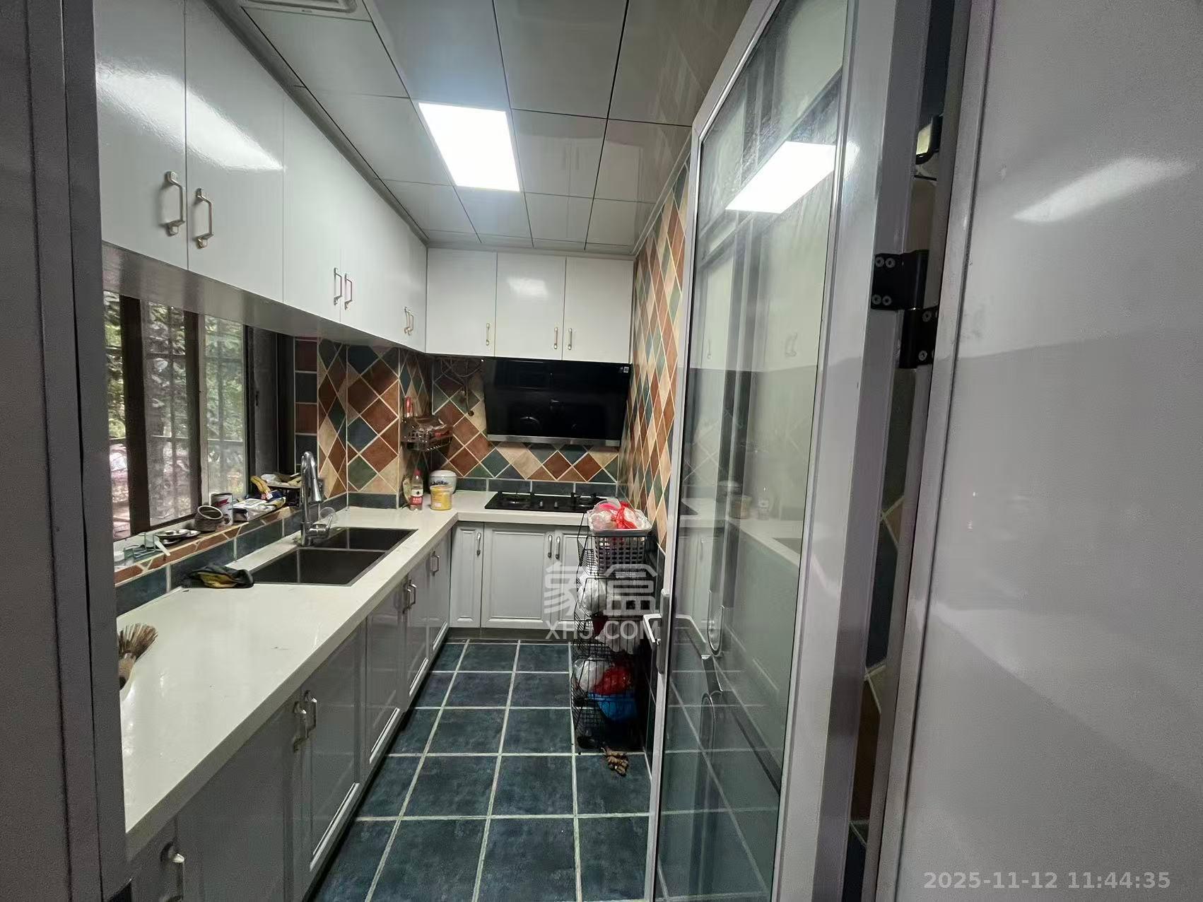 富兴嘉城（富兴汇中央）  4室2厅2卫    3600.0元/月室内图