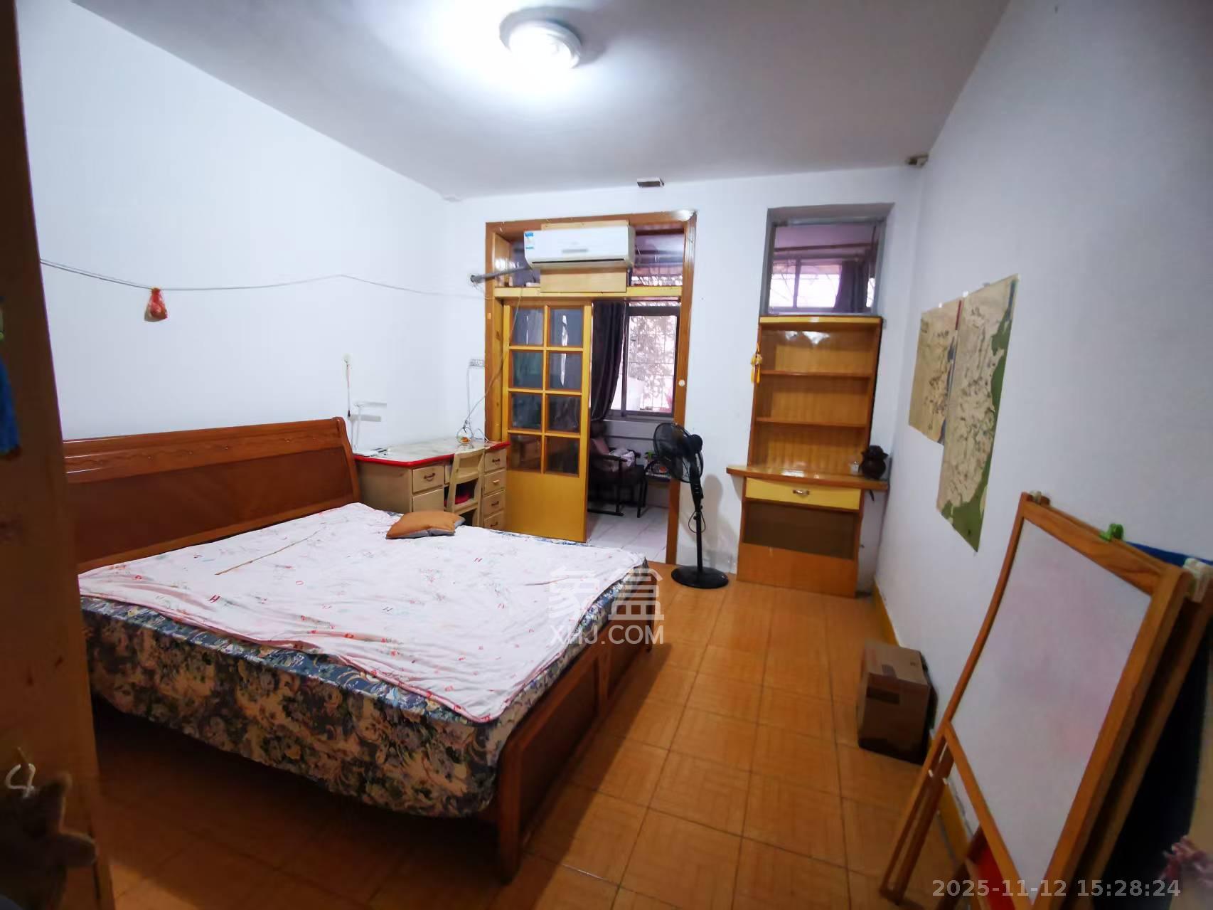 湖南省工商银行(原八一桥工商银行) 3室2厅1卫 2200.0元/月 湖南省工商银行(原八一桥工商银行) 3室2厅1卫 2200.0元/月室内图