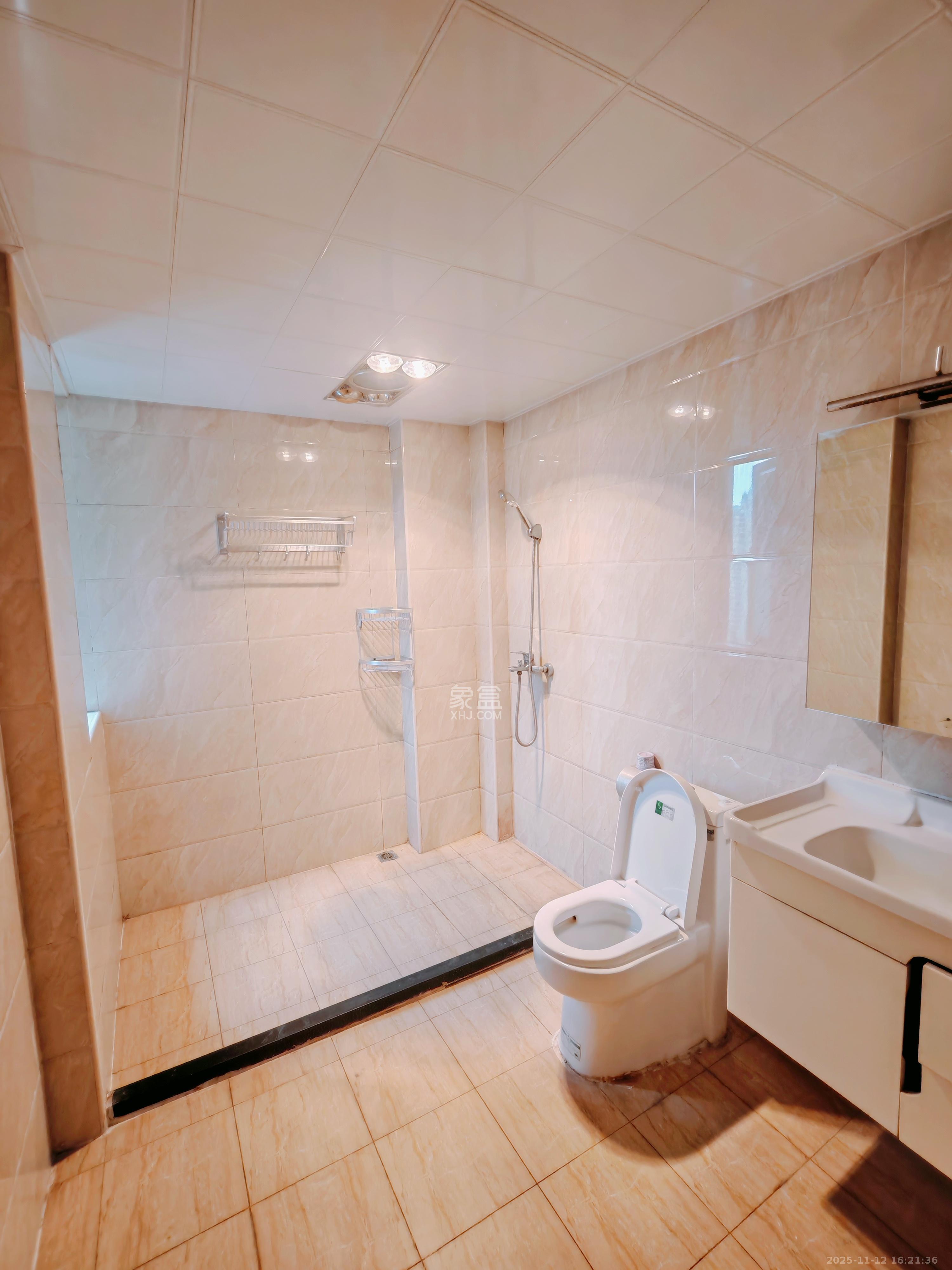 南山雍江汇(滨江国际新城) 3室2厅1卫 3300.0元/月 南山雍江汇(滨江国际新城) 3室2厅1卫 3300.0元/月室内图