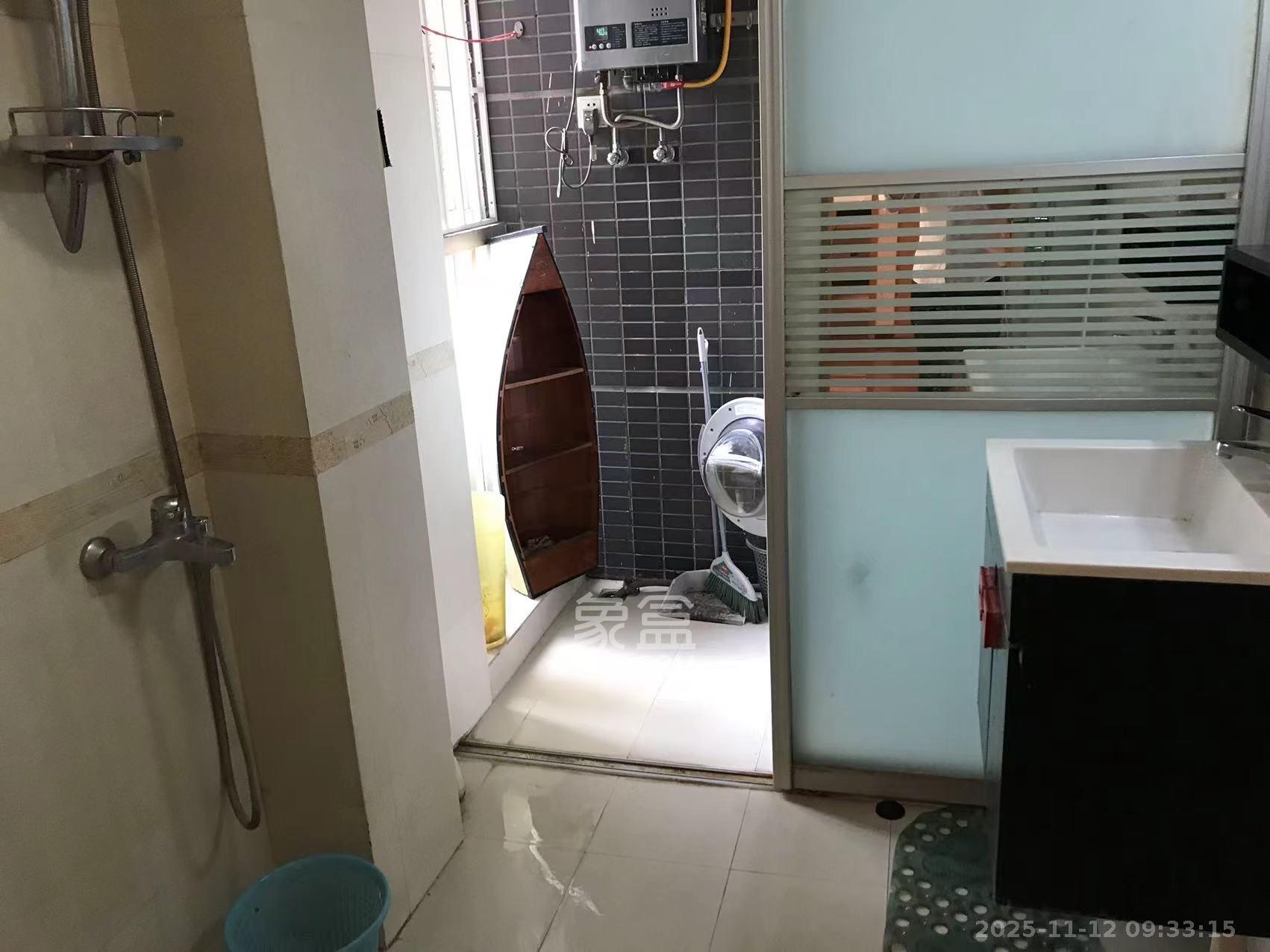 芙蓉公馆  2室1厅1卫    2400.0元/月室内图