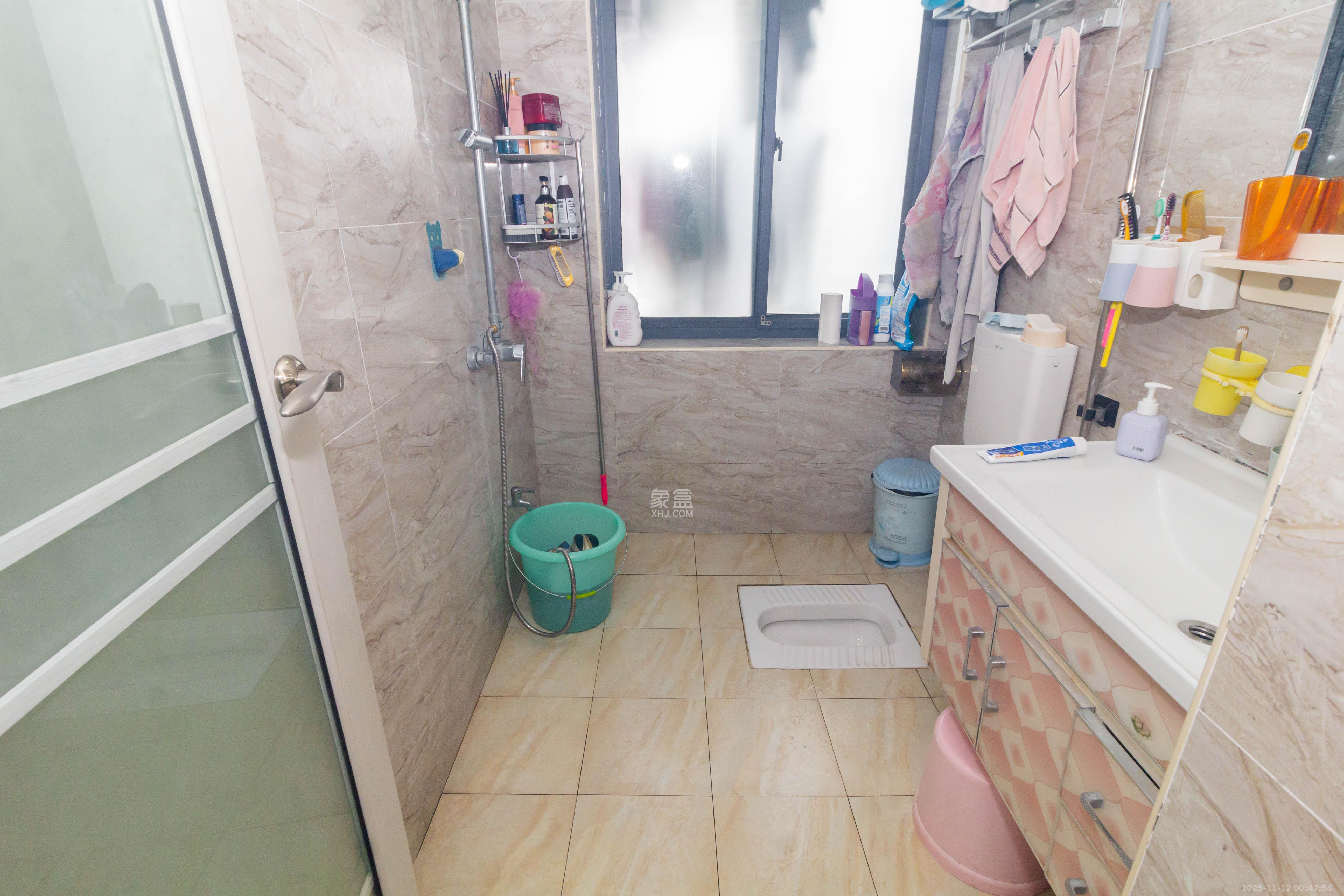 海德公园  3室2厅1卫    55.8万卫生间