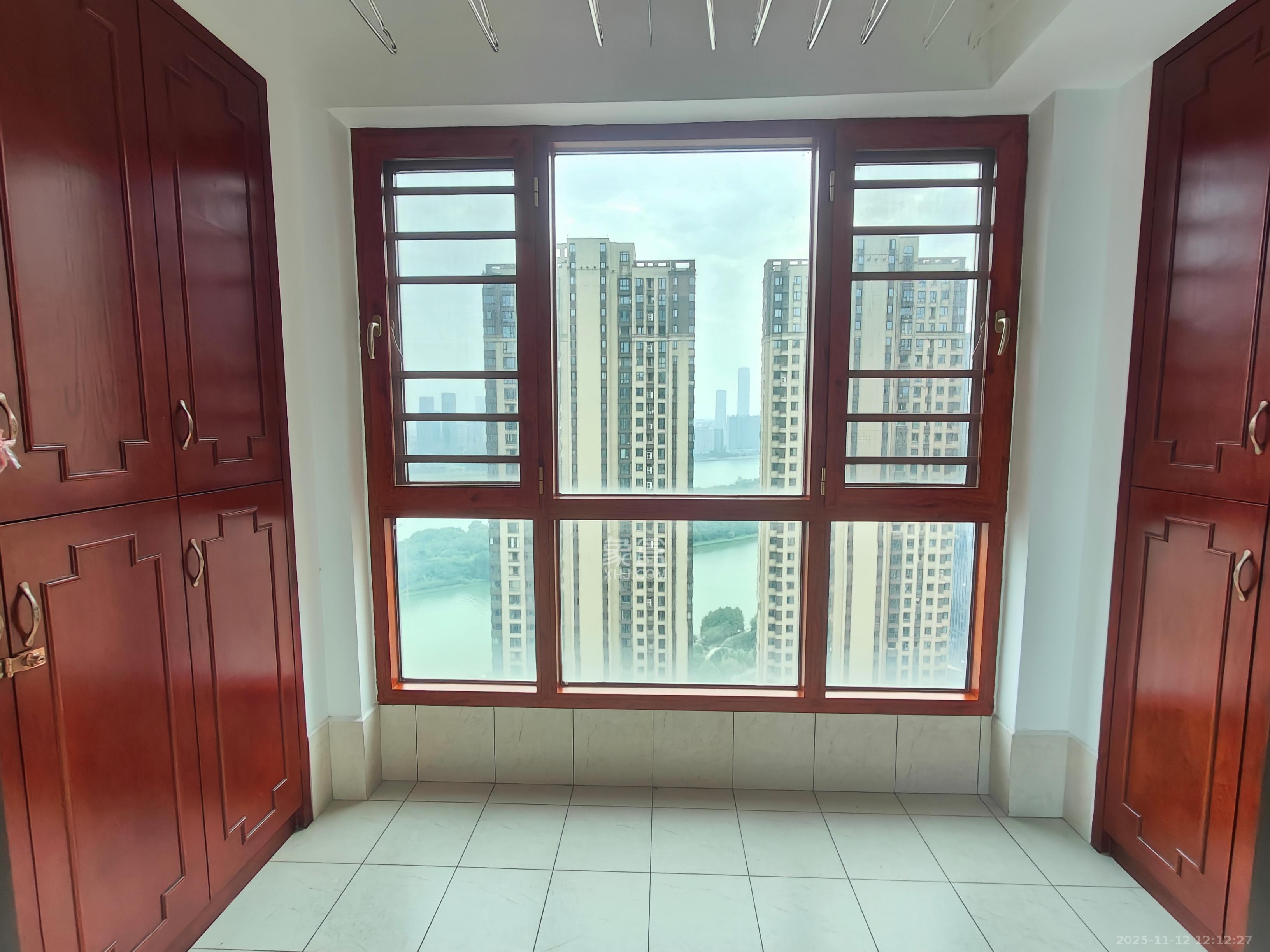 保利西海岸A区 3室2厅2卫 3800.0元/月 保利西海岸A区 3室2厅2卫 3800.0元/月室内图