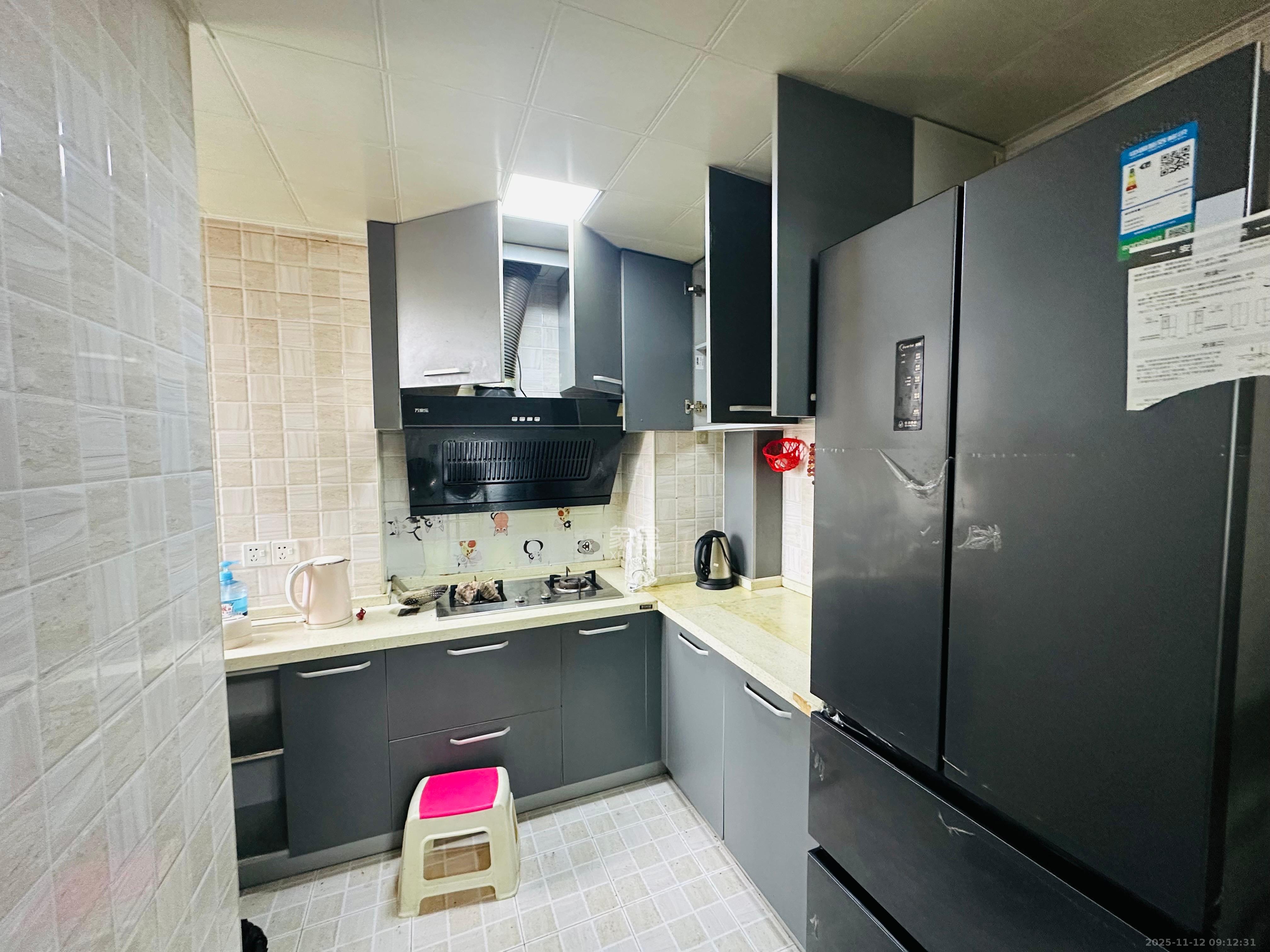 振业城二期  3室2厅1卫    3200.0元/月室内图