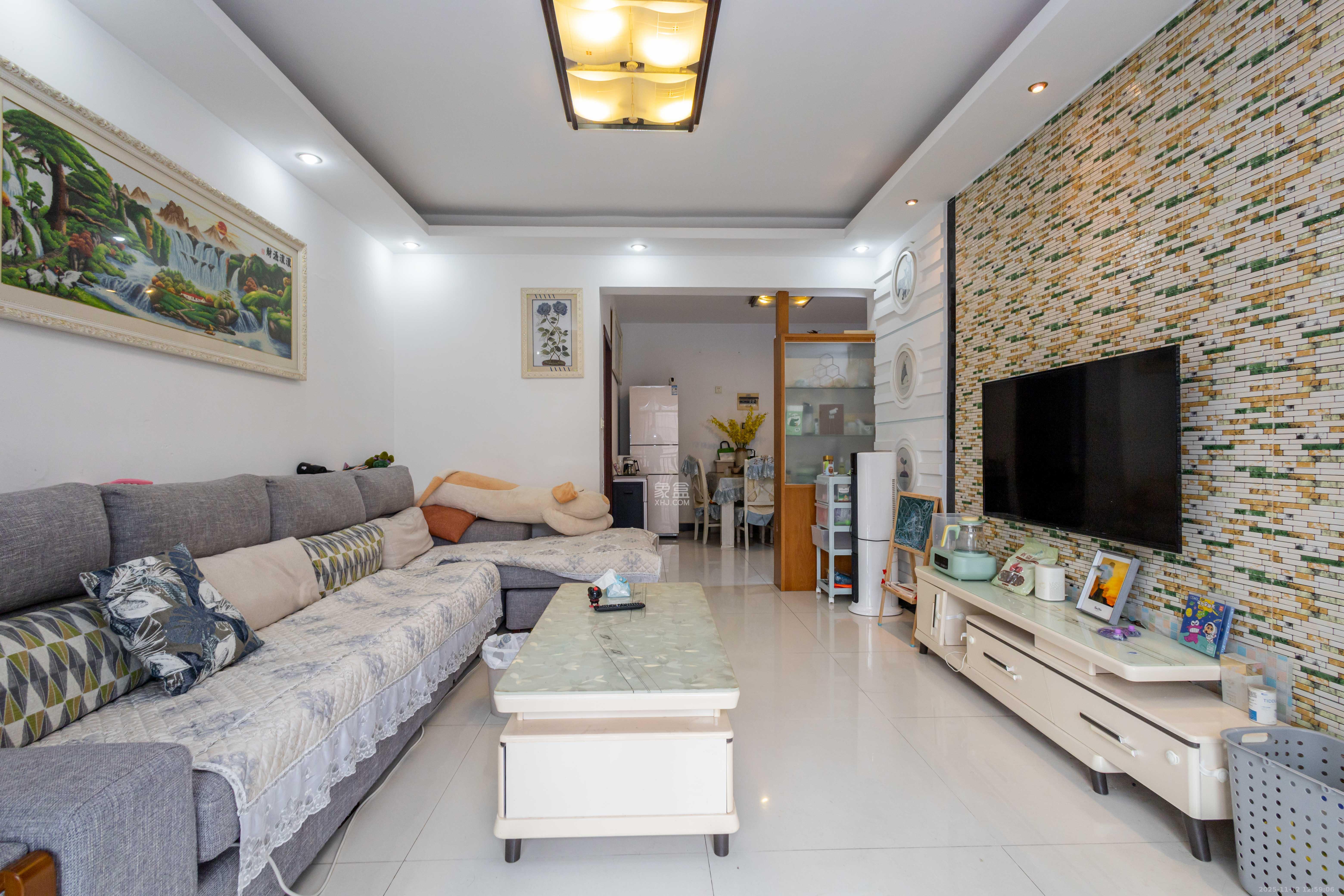 方略潇邦  2室2厅1卫    50.0万客厅