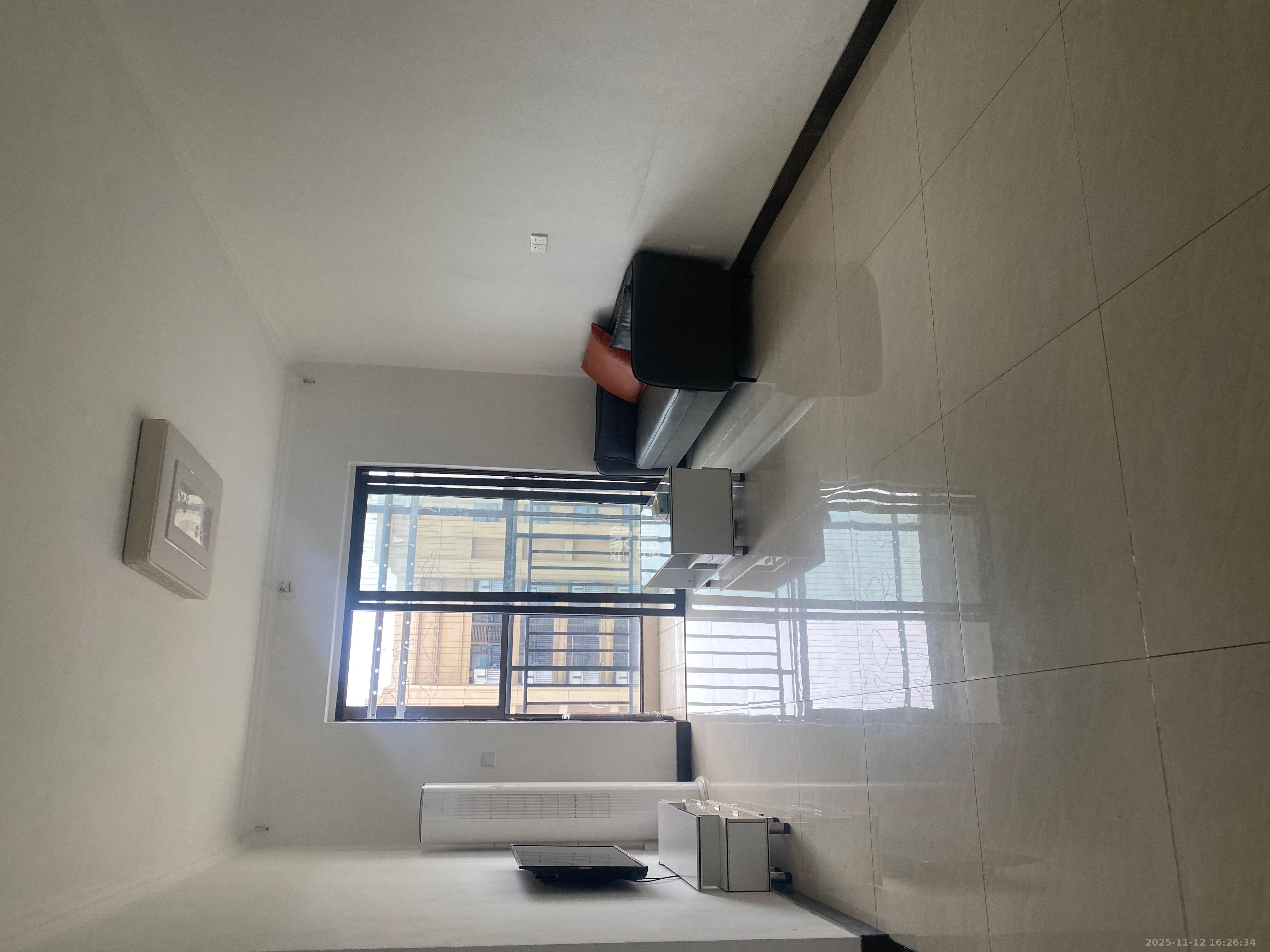 中建信和城  3室2厅1卫    2400.0元/月