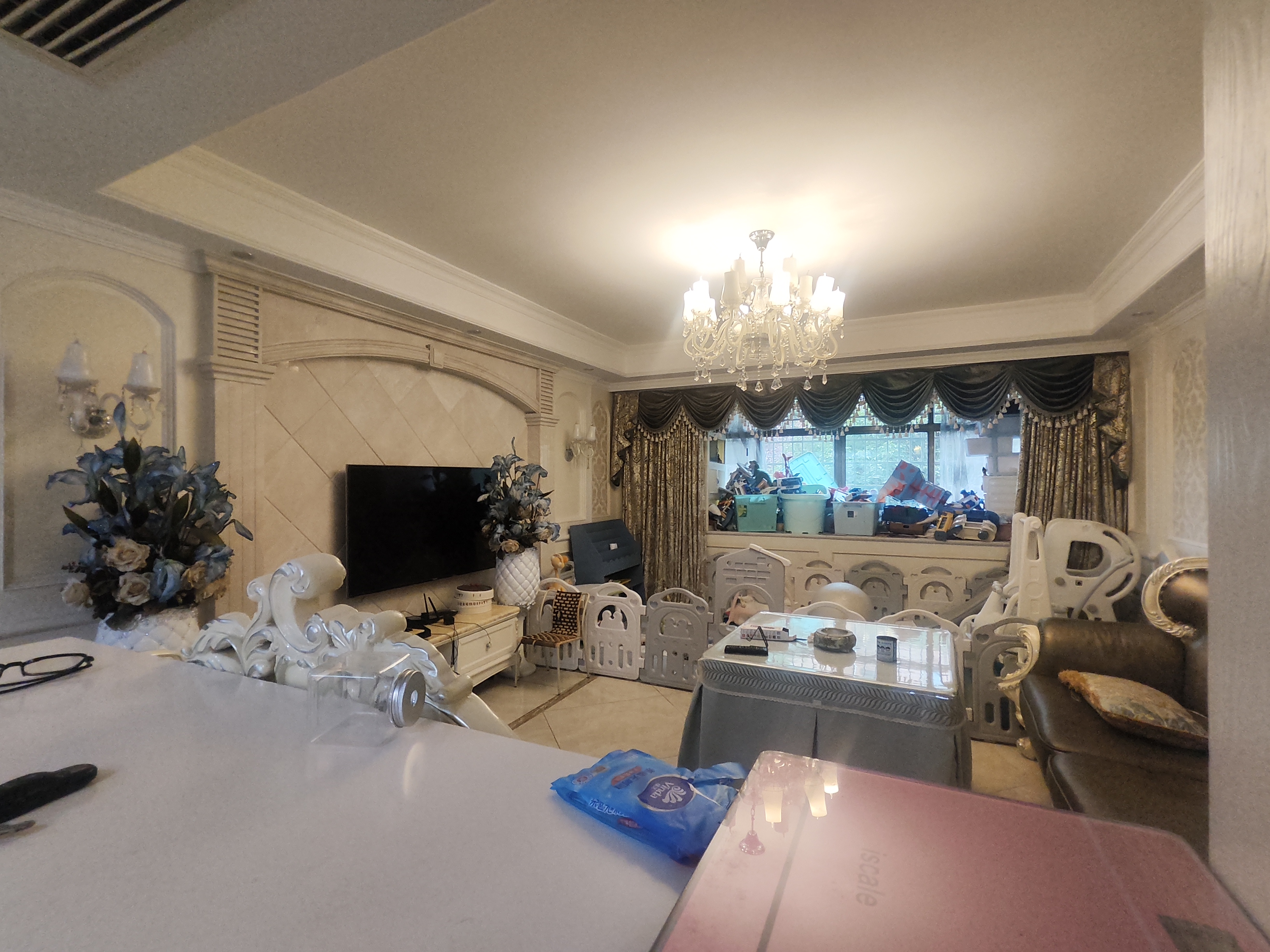 新公安局民警住宅小区 4室2厅2卫 88.0万 新公安局民警住宅小区 4室2厅2卫 88.0万客厅