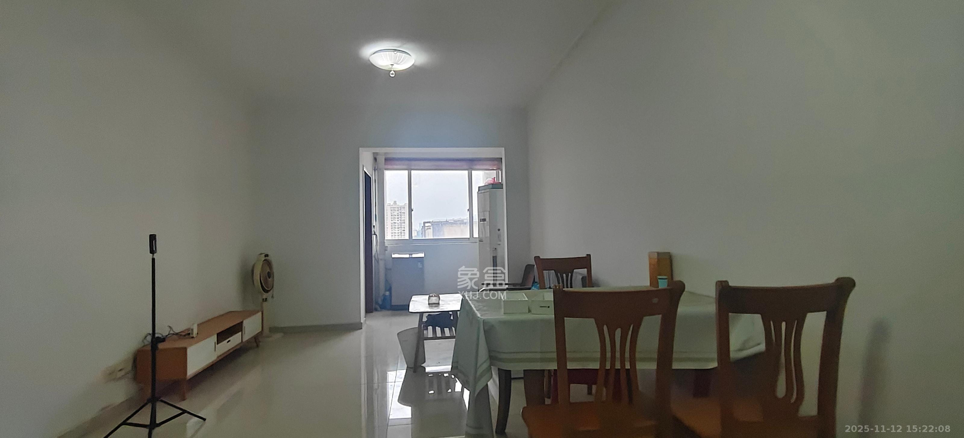 建鸿达现代公寓  2室1厅1卫    2000.0元/月