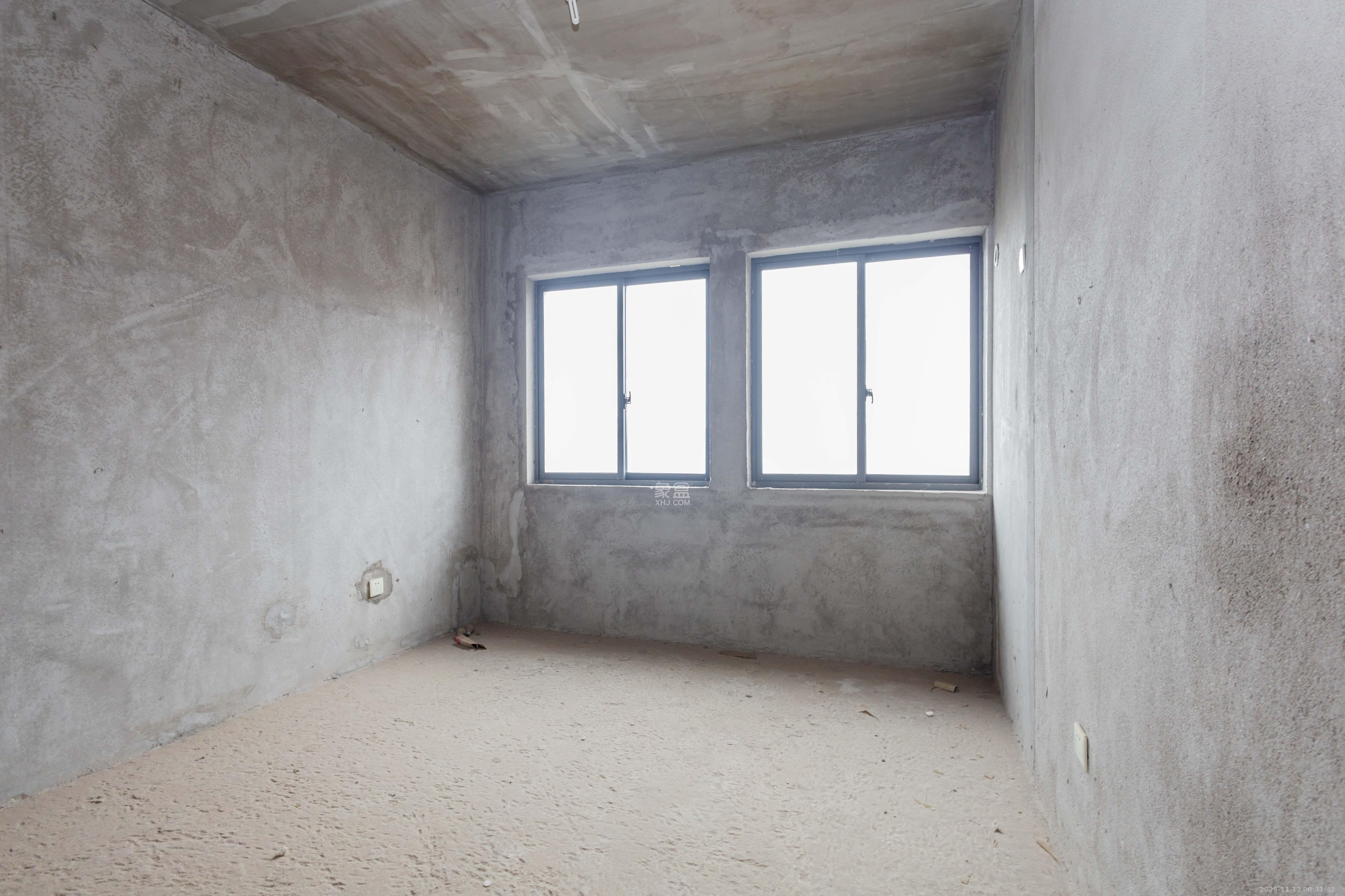 佳美紫郡 3室2厅1卫 49.8万 佳美紫郡 3室2厅1卫 49.8万卧室