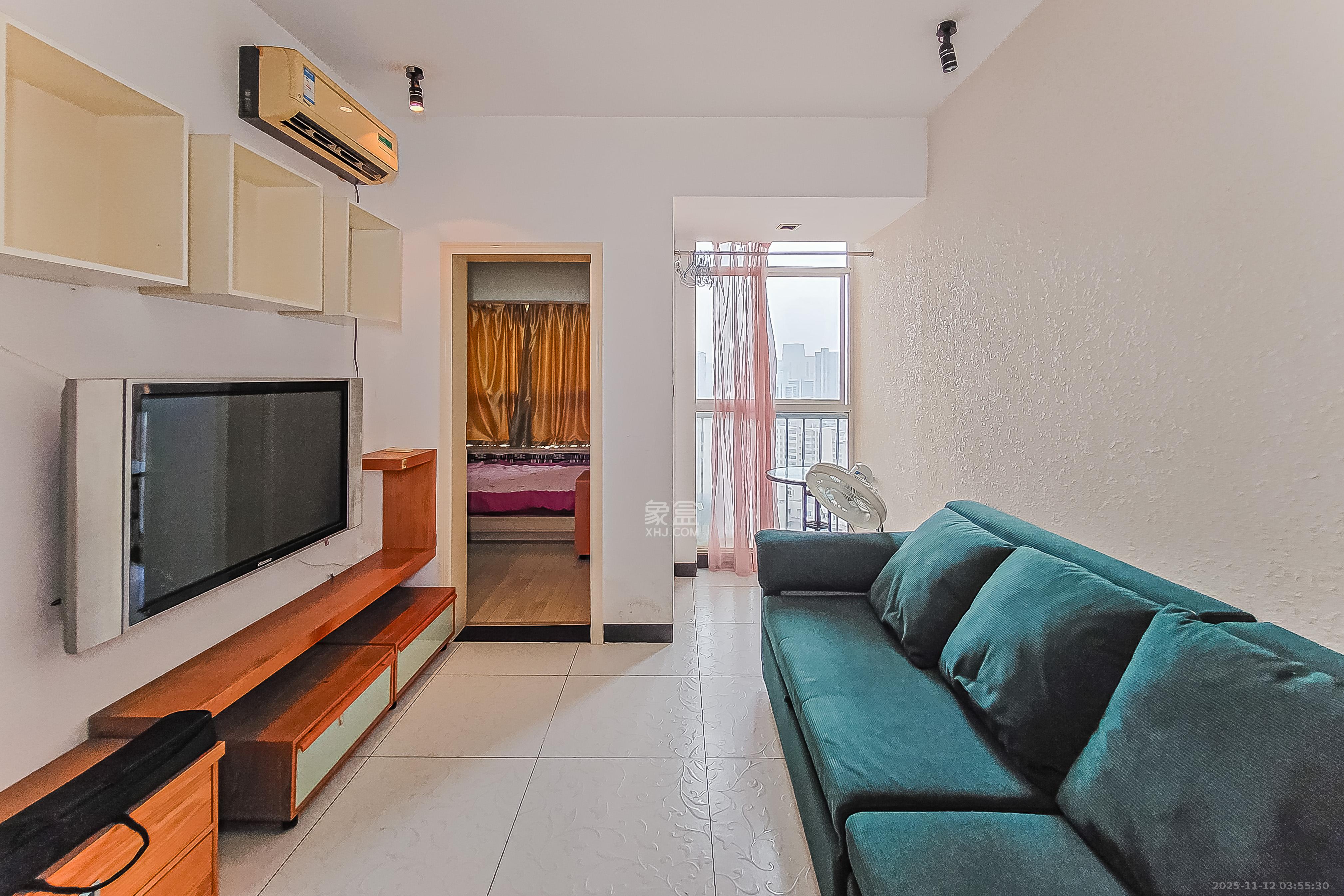 白沙晶城  1室1厅1卫    42.0万客厅