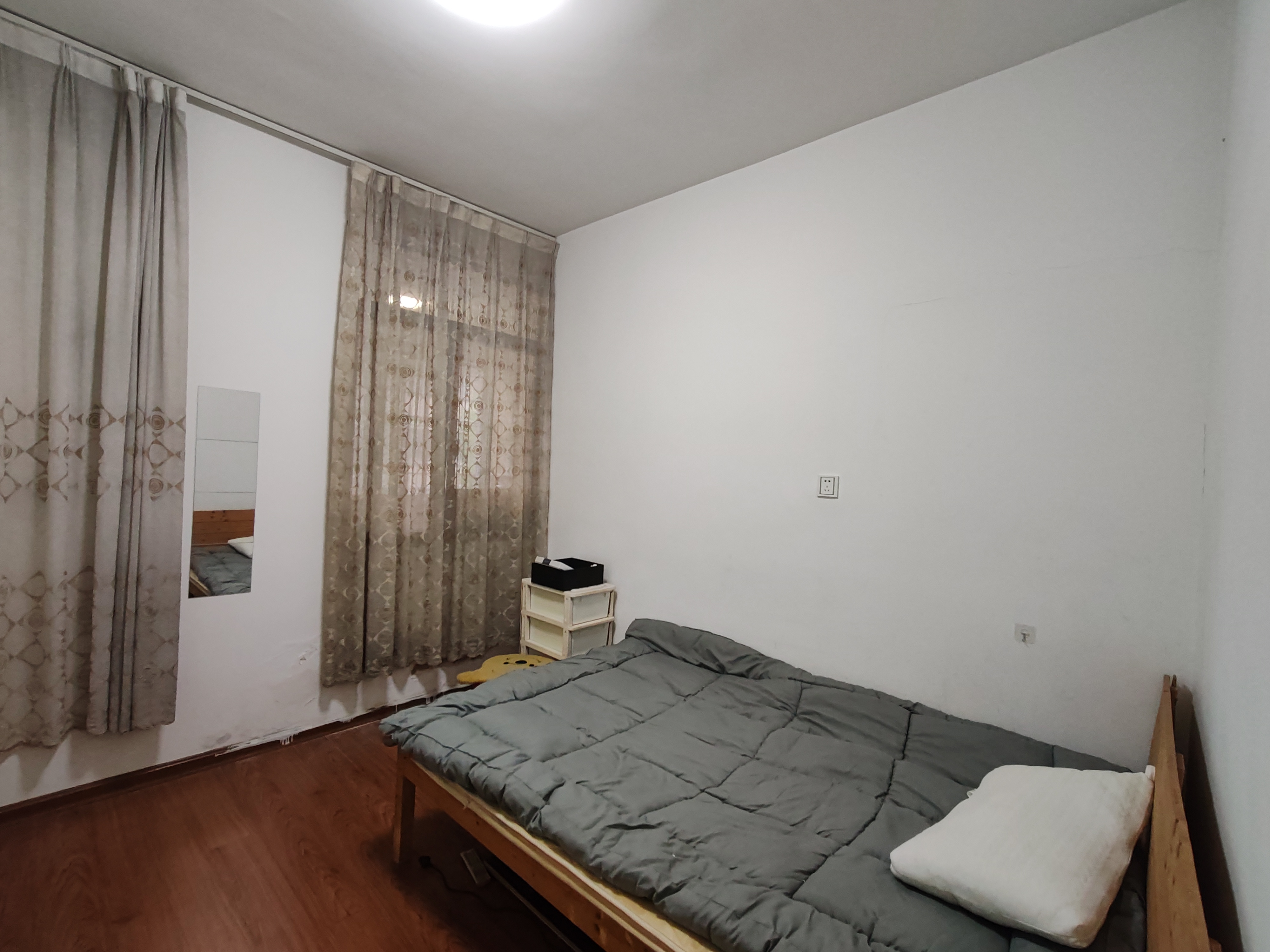 民兴花苑 4室2厅2卫 1900.0元/月 民兴花苑 4室2厅2卫 1900.0元/月室内图