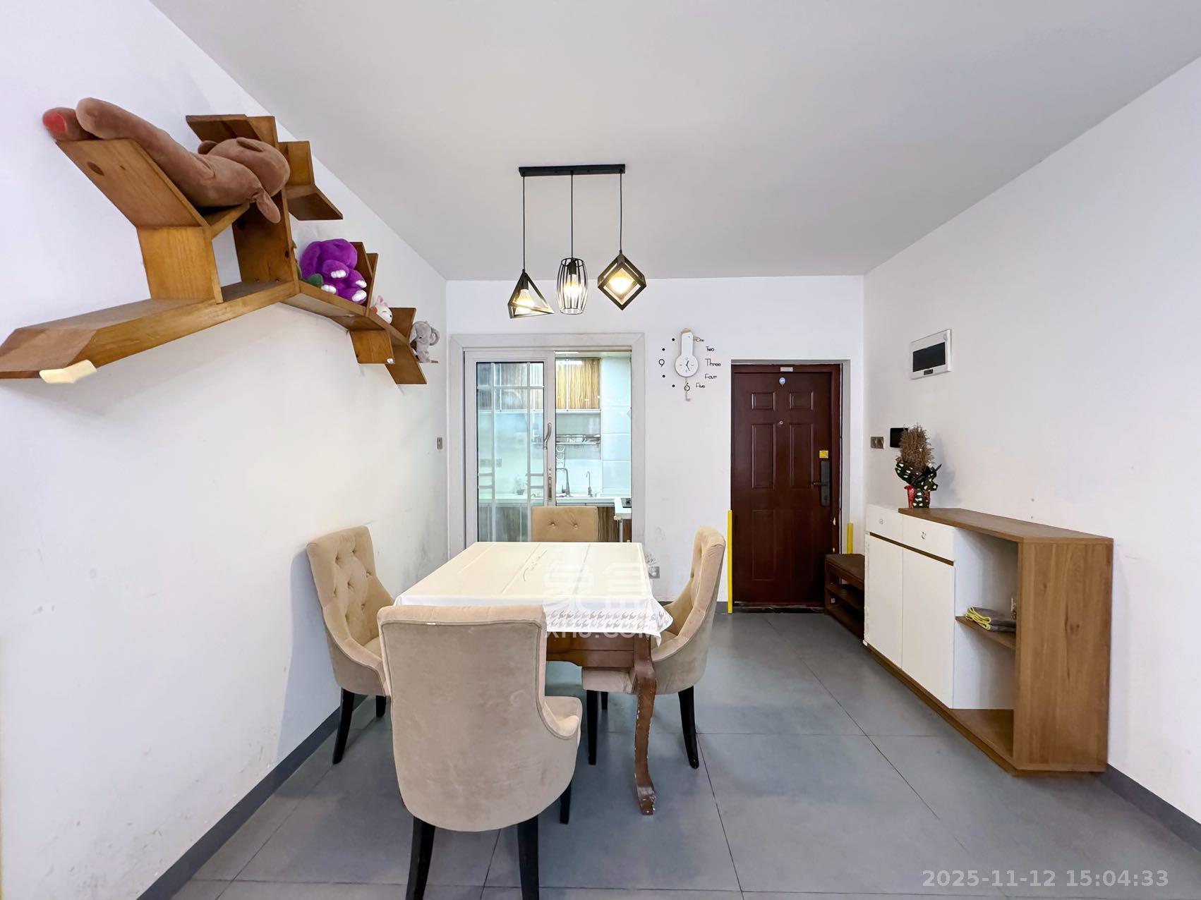 天麓尚层 2室2厅1卫 2300.0元/月 天麓尚层 2室2厅1卫 2300.0元/月室内图